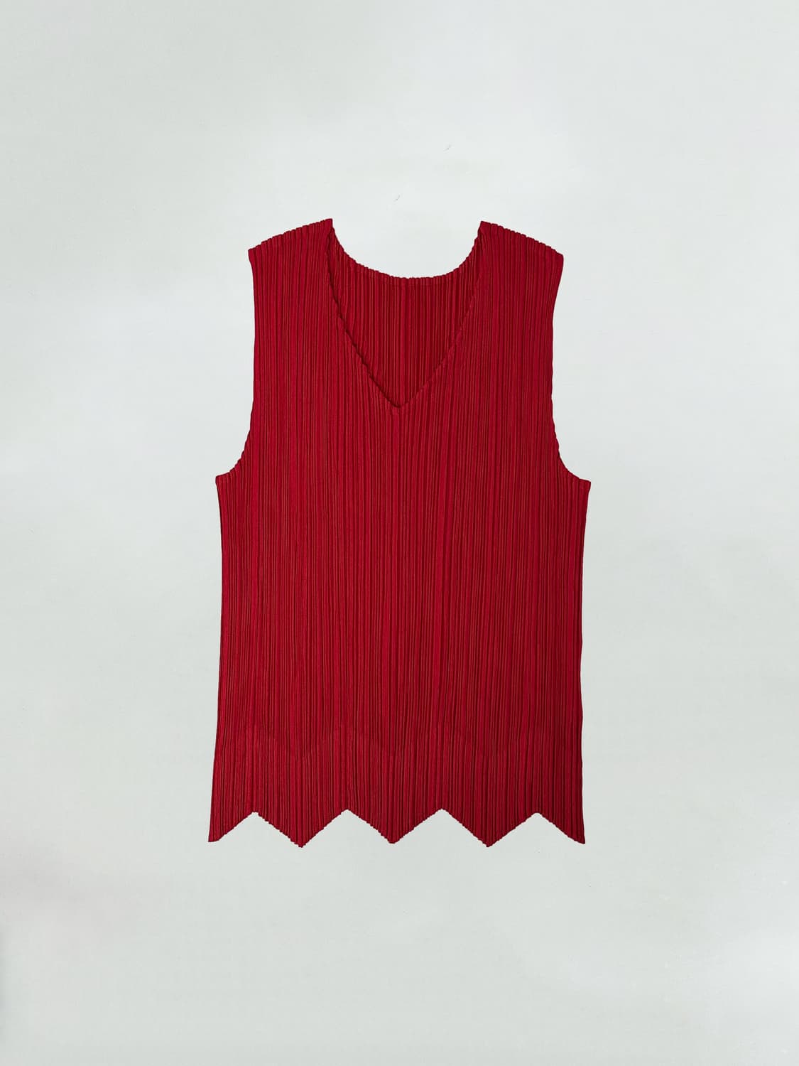 이세이미야케 플리츠플리즈 지그재그 헴 슬리브리스 탑 상품이미지1