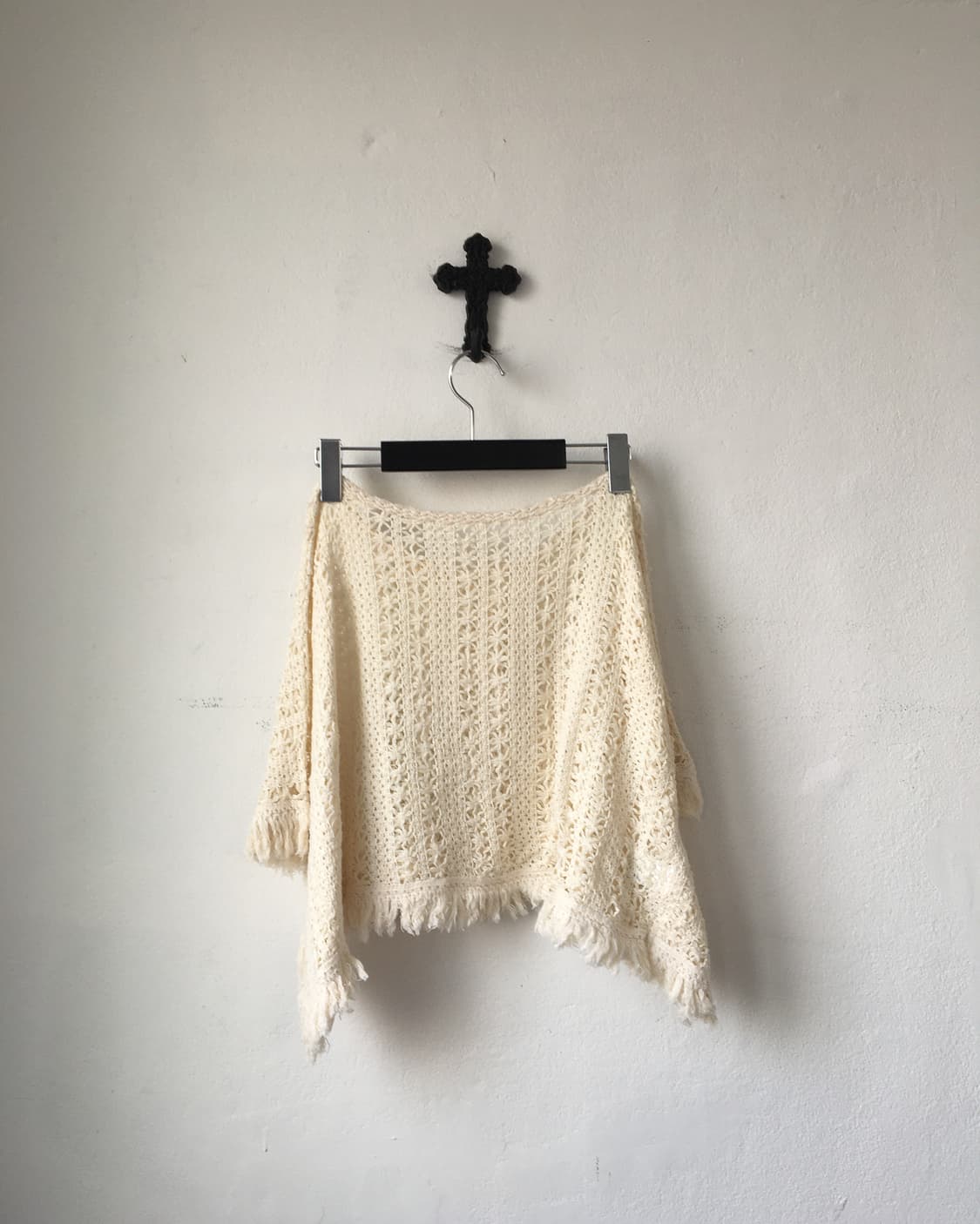 Crochet fringe cape 상품이미지3