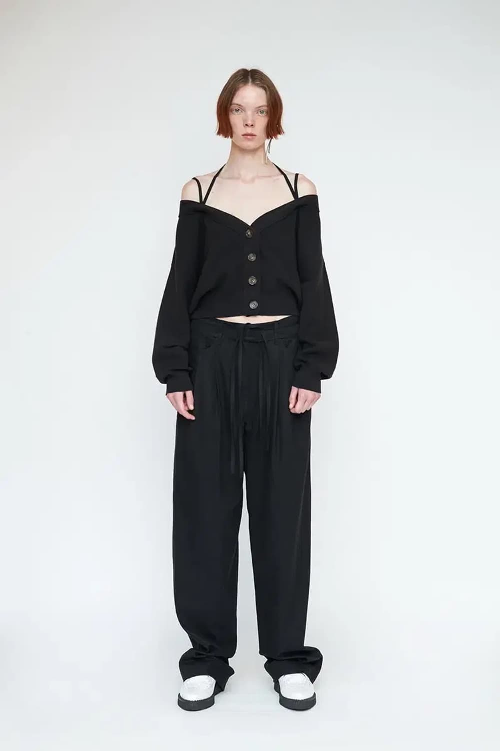 (새상품) JKOO 제이쿠 스트랩 디테일 오프숄더 가디건 블랙 상품이미지1