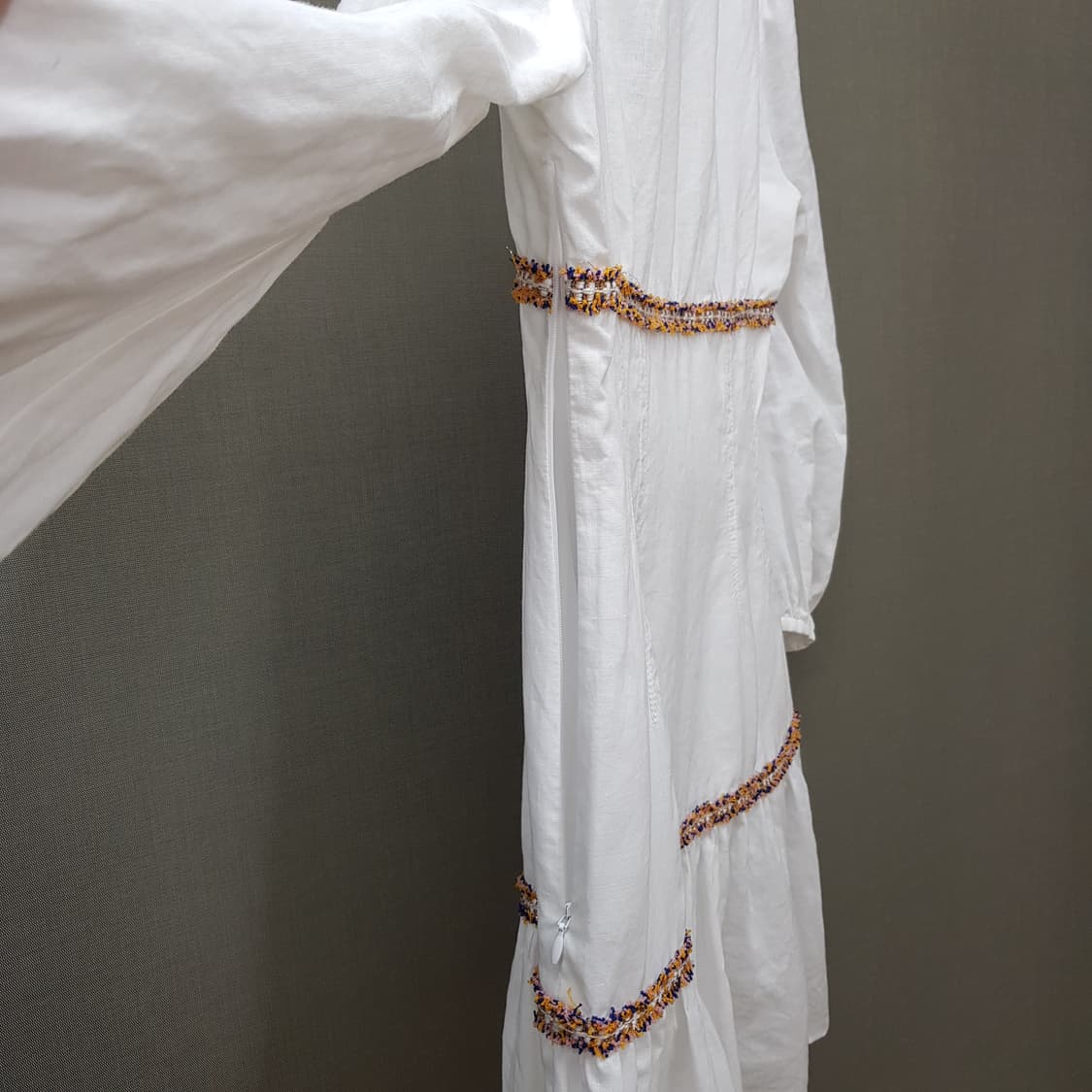 산드로 브이넥 프릴 미니 원피스 38사이즈 상품이미지6