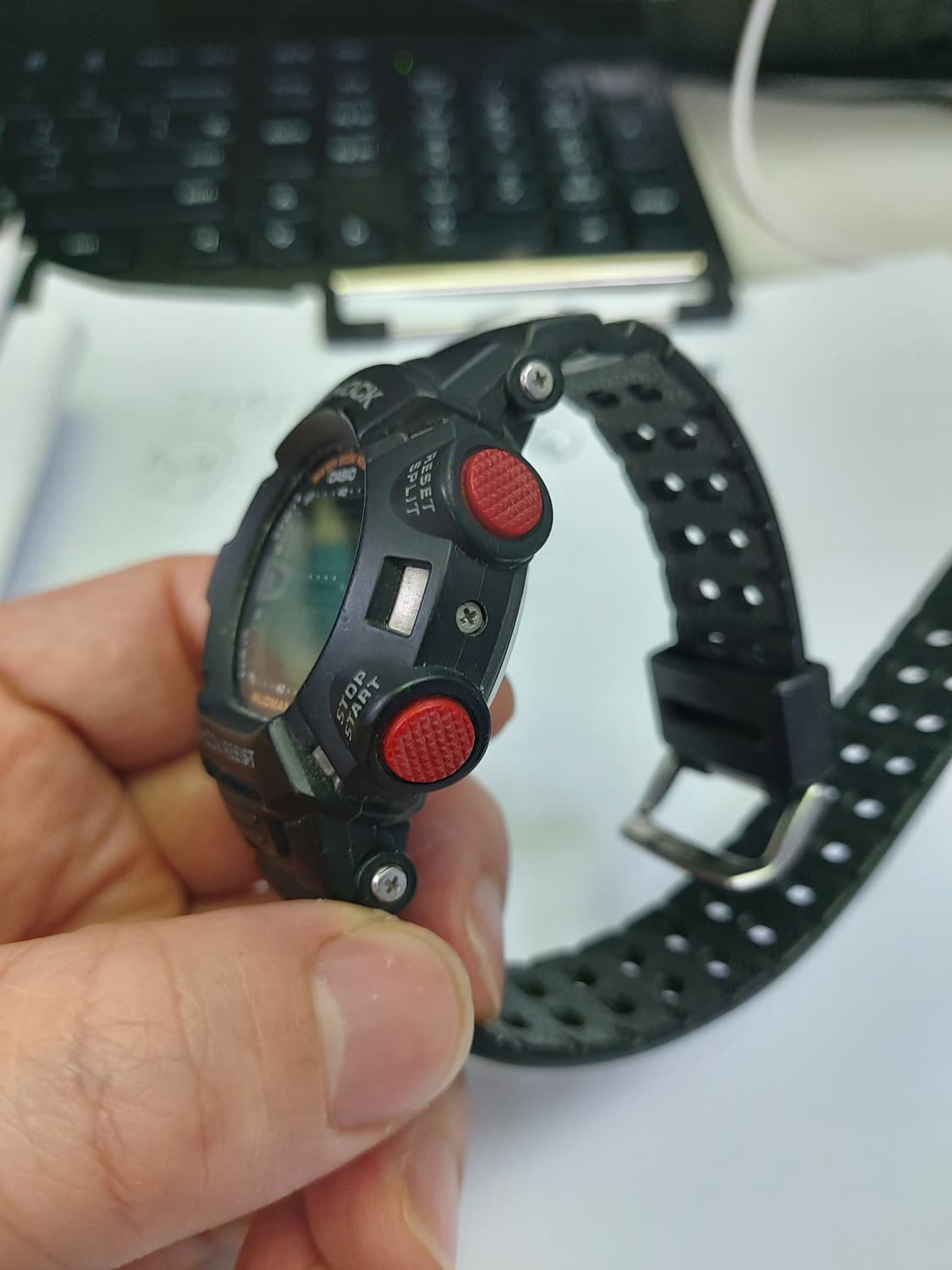 블랙 색상의 카시오 지샥  상품이미지2