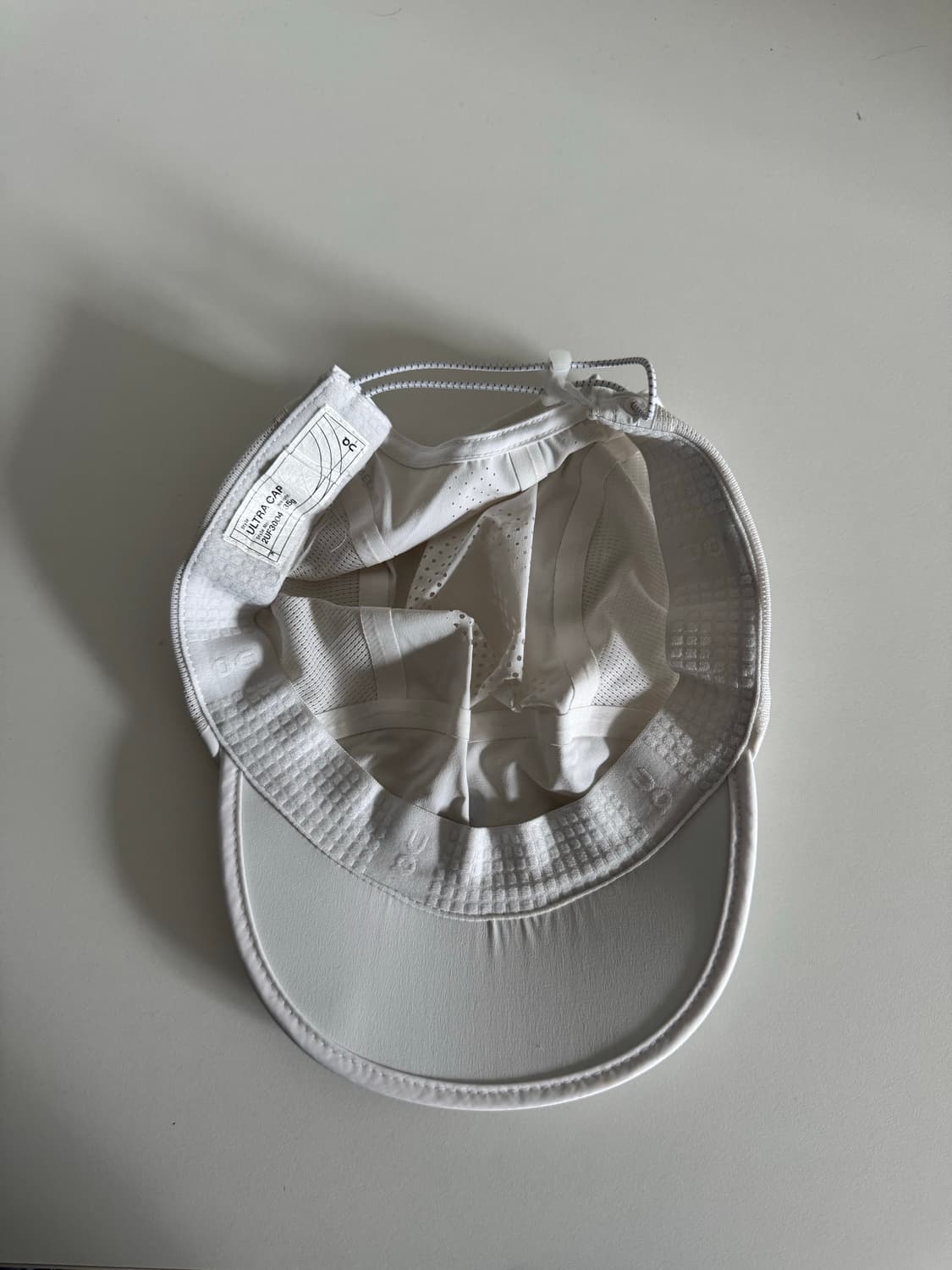 ON running Ultra Cap White 상품이미지4