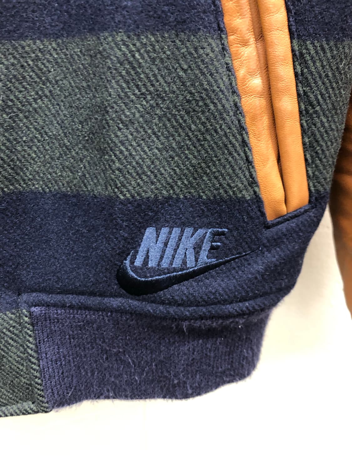 나이키 양가죽 바시티 자켓 상품이미지5