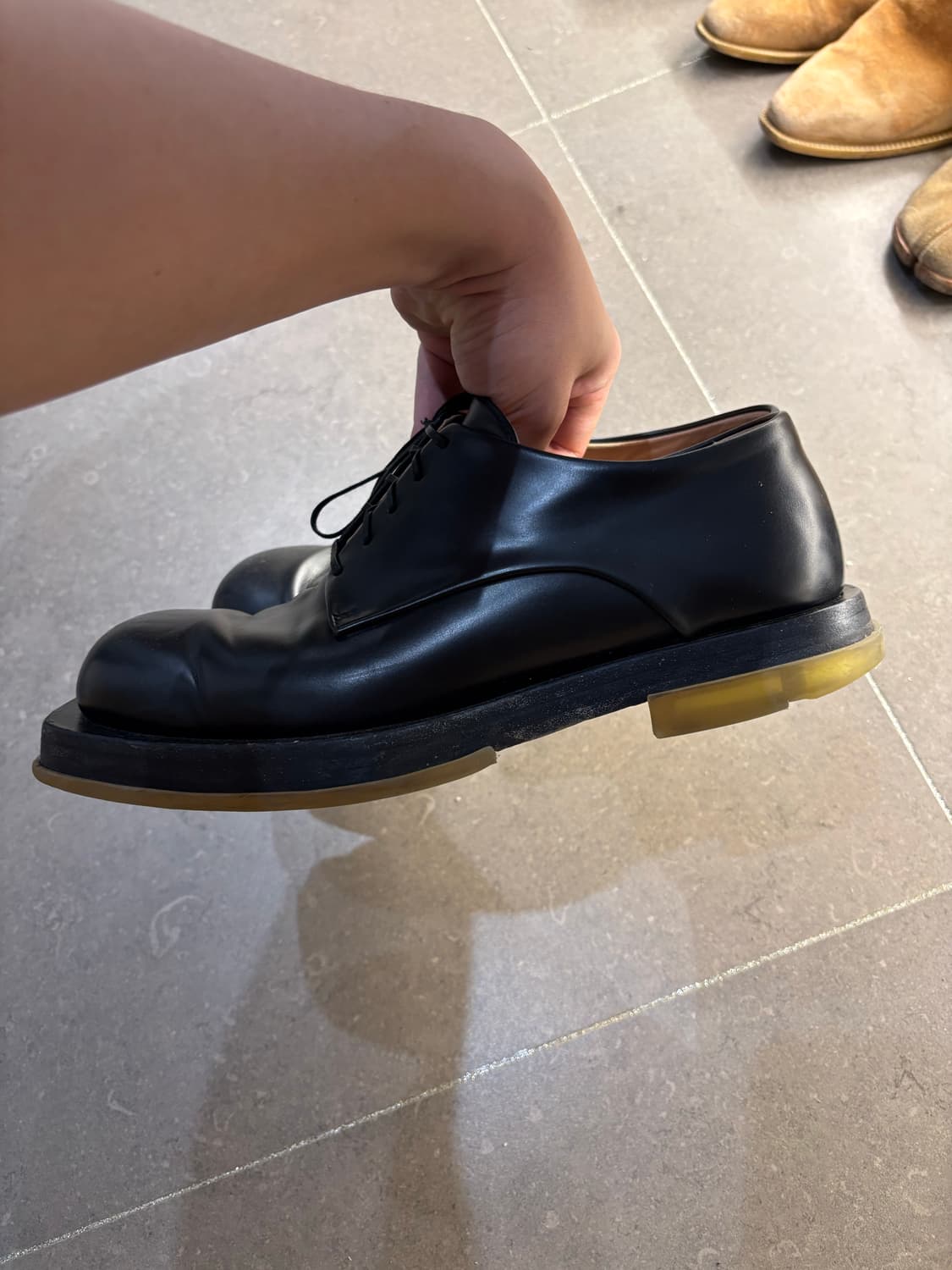 보테가베네타 스퀘어 더비 42 팝니다 상품이미지2