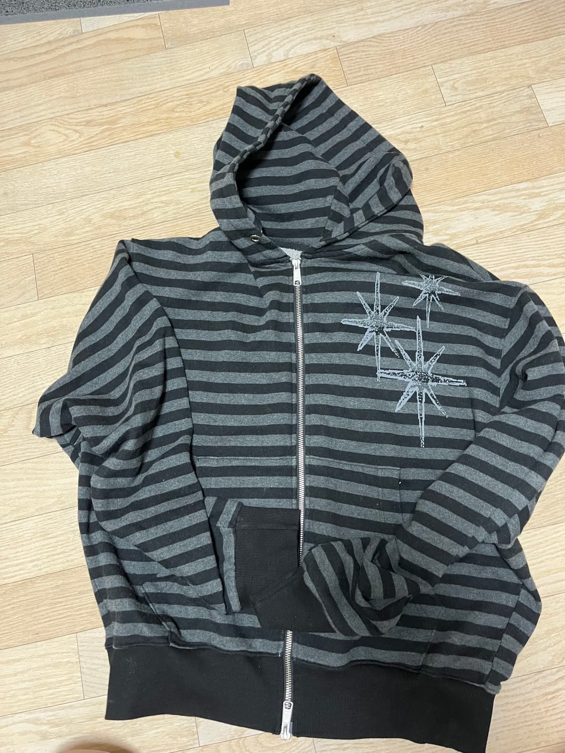 언타이틀 스테리나잇 스트라이프 후드집업 블랙 상품이미지2