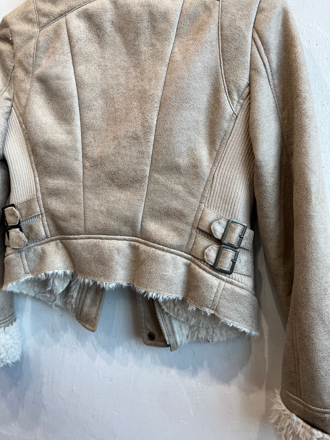 Visit in Newyork 폭스퍼 크롭 무스탕 자켓 우먼즈 상품이미지5