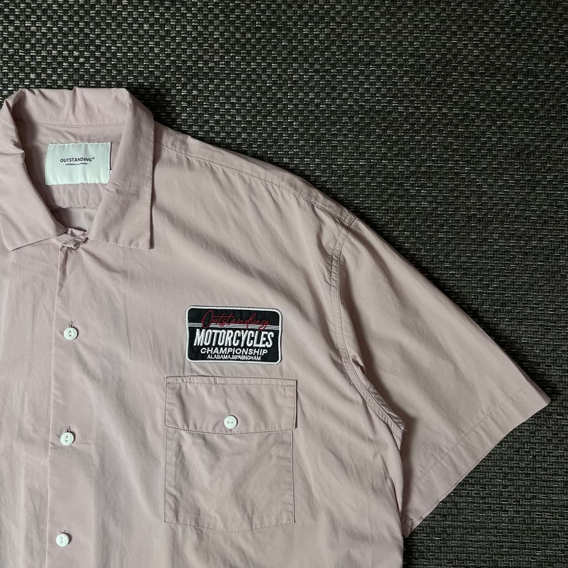 아웃스탠딩 연핑크 패치 투포켓 반팔 셔츠 상품이미지3