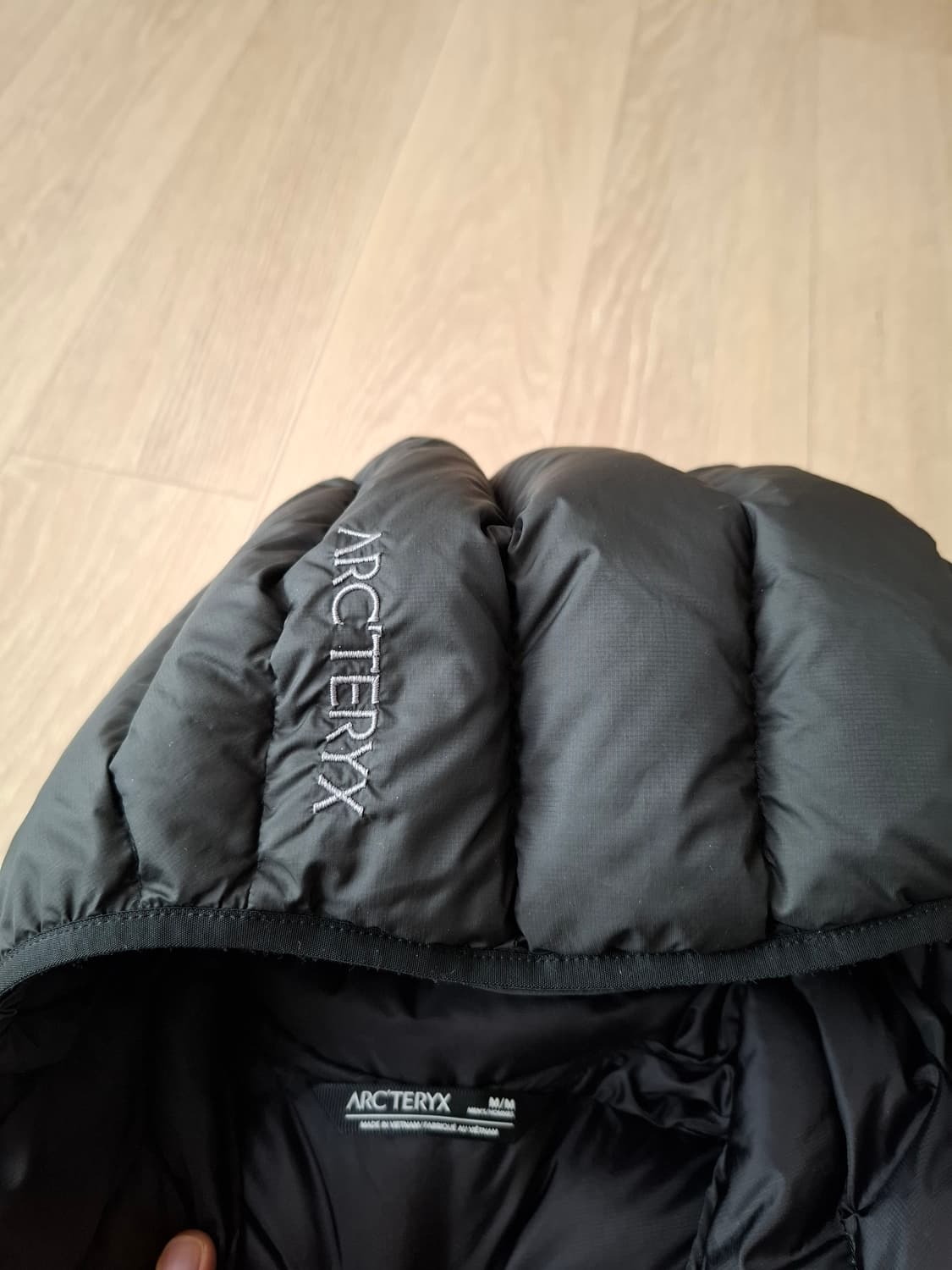 M 아크테릭스 세륨 후디 경량 패딩 자켓 블랙 상품이미지4