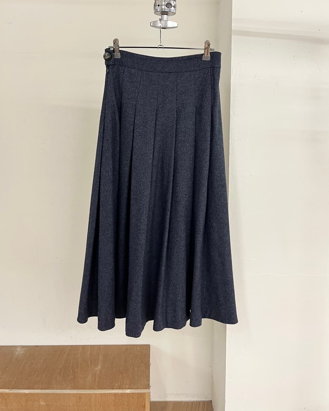 비비안 웨스트우드 그레이 헤비 울 미디 스커트 상품이미지4