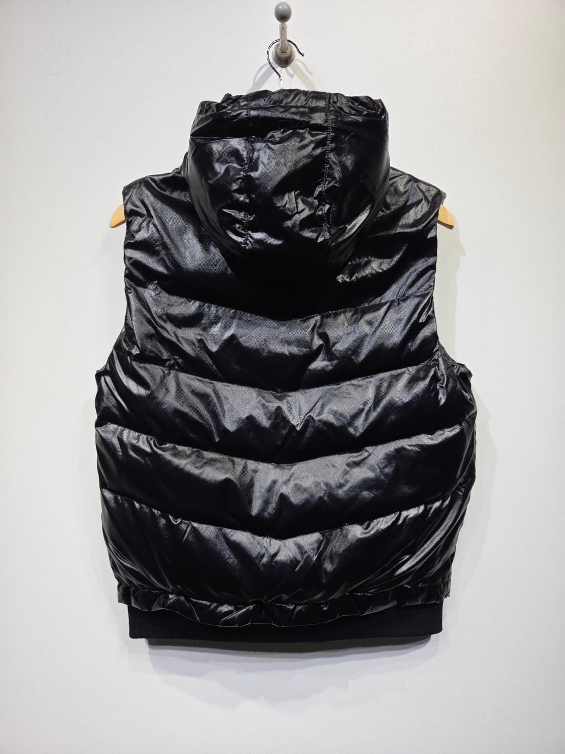 휠라(FILA) 글로시 덕다운 후드 패딩 조끼 상품이미지5