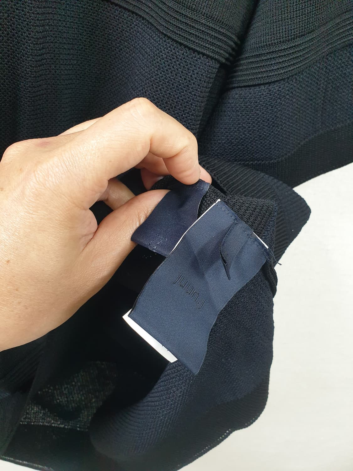 [s/105] JUUN.J 준지 백로고 블랙 반팔 니트 상품이미지6