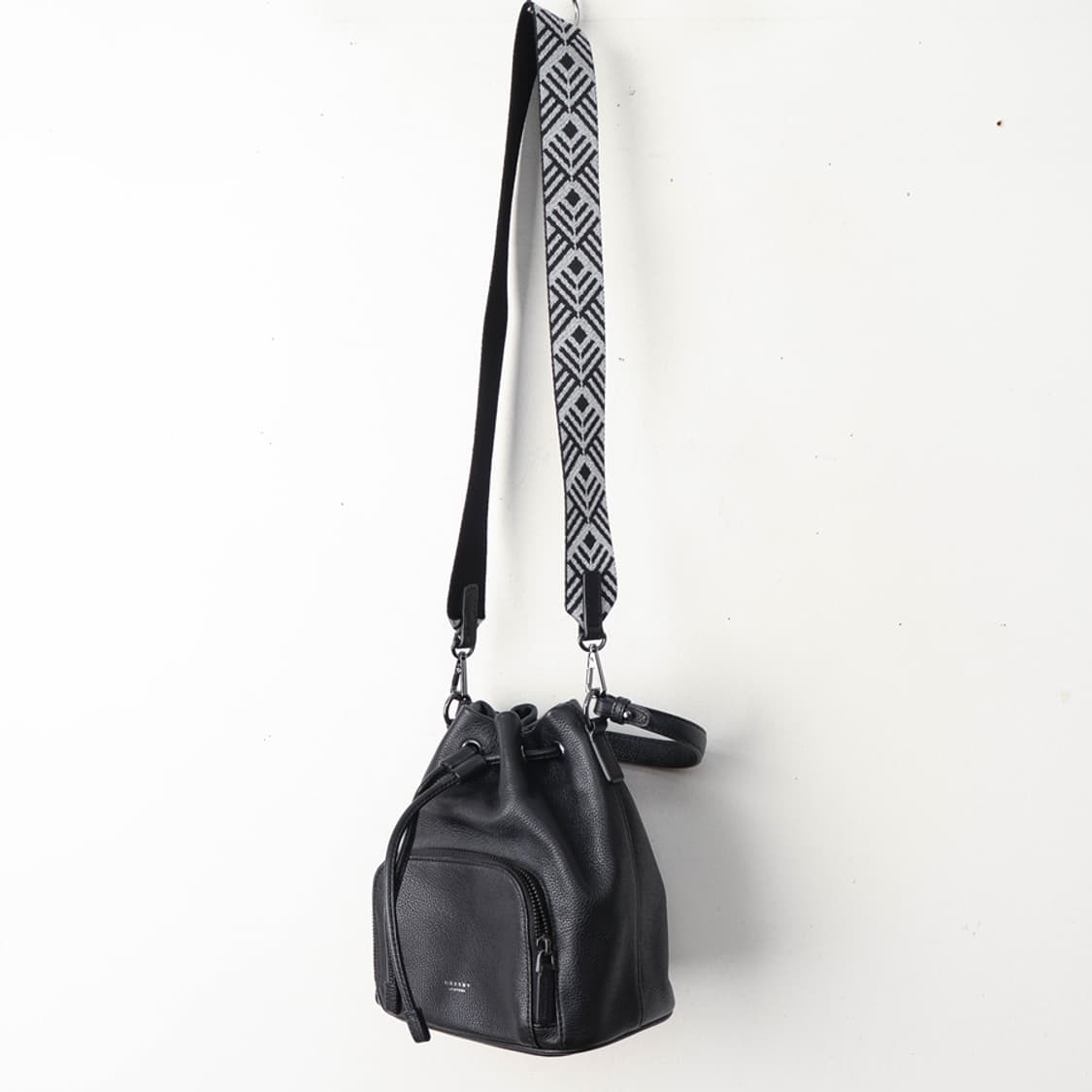 오야니 보딩 레더 버킷백 상품이미지5