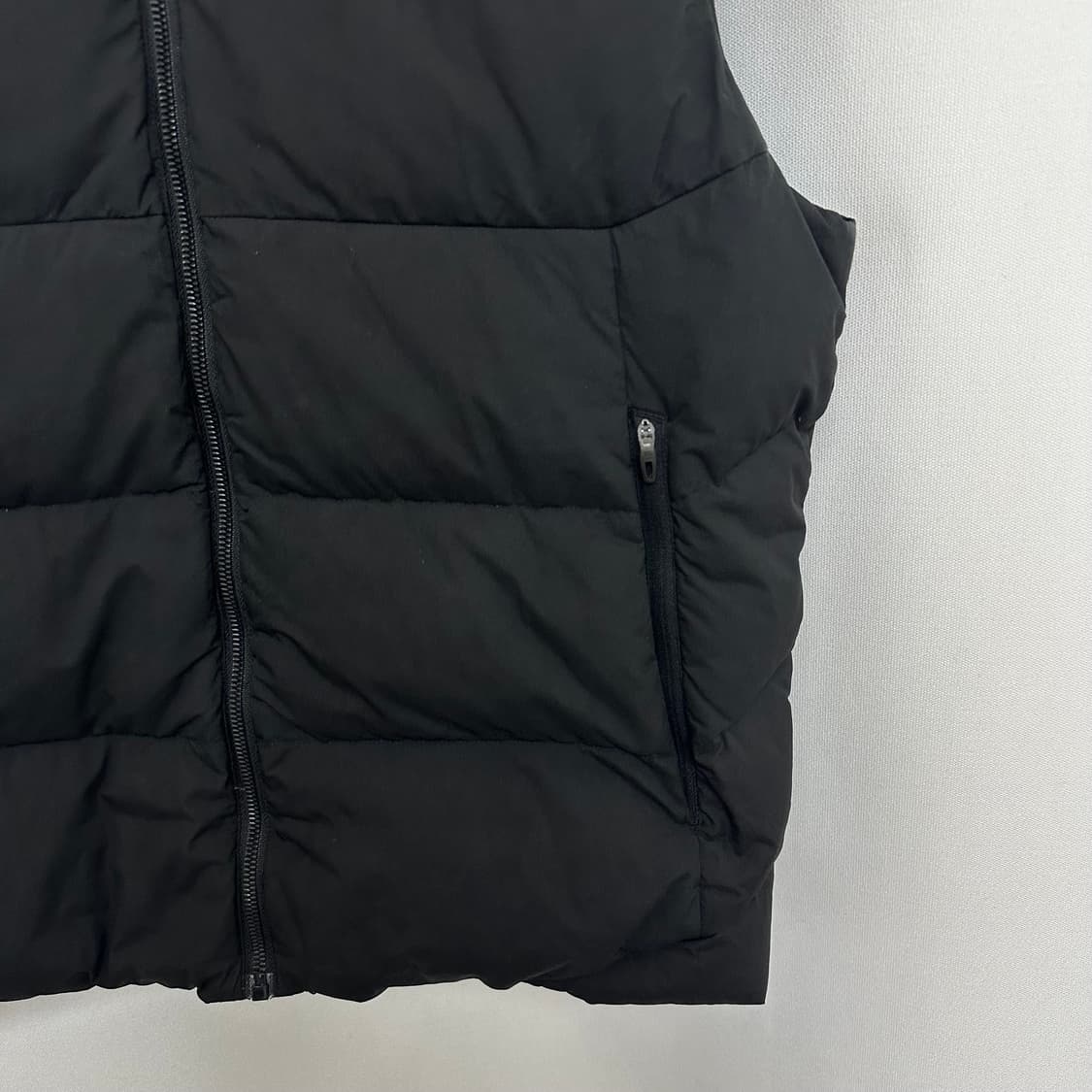  뉴발란스 남자 패딩조끼 검정 거위털 XL 105  EIWE 상품이미지3