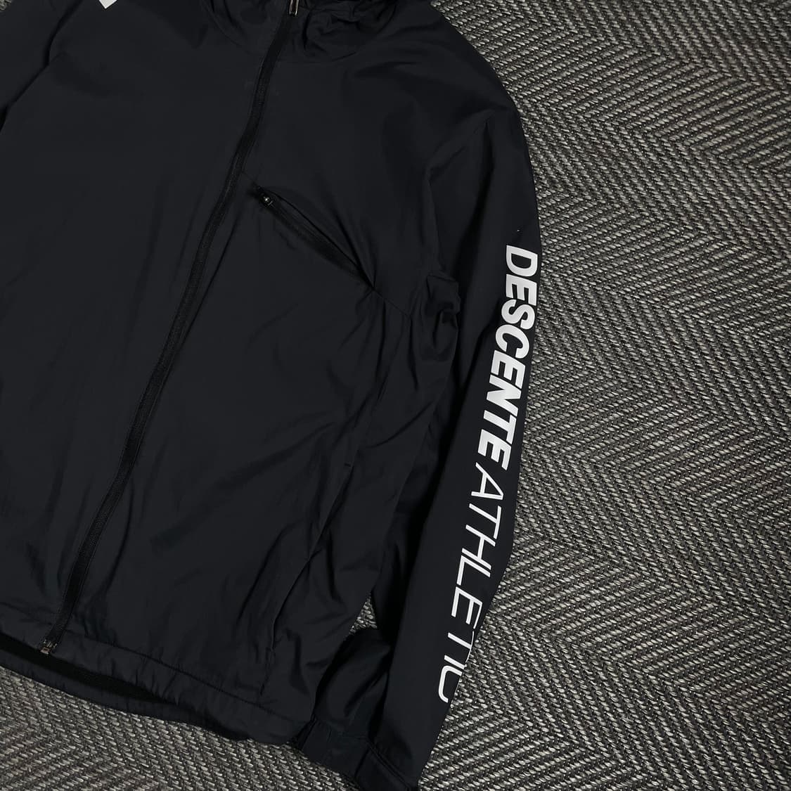 데상트 사이드로고 경량 러닝 윈드 후드 바람막이 y 4854 상품이미지4
