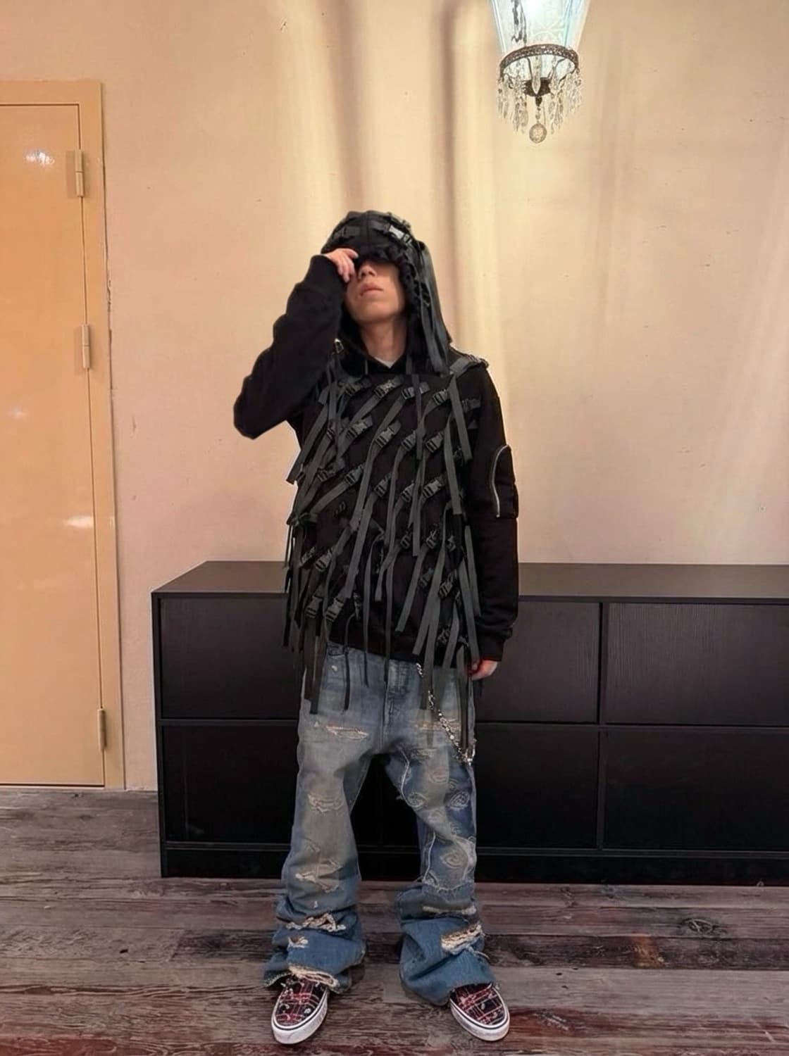 (레어 ) Christian Stone 스트랩본디지 오버핏 후드 블랙 상품이미지1