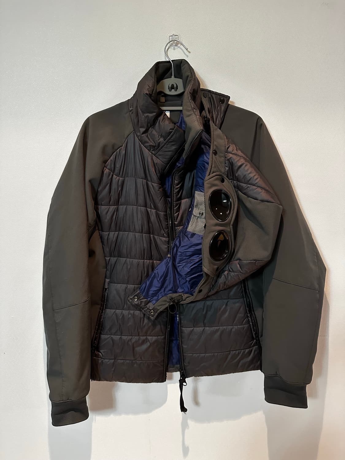 C.P. Company 고글 쉘 경량 패딩 상품이미지1