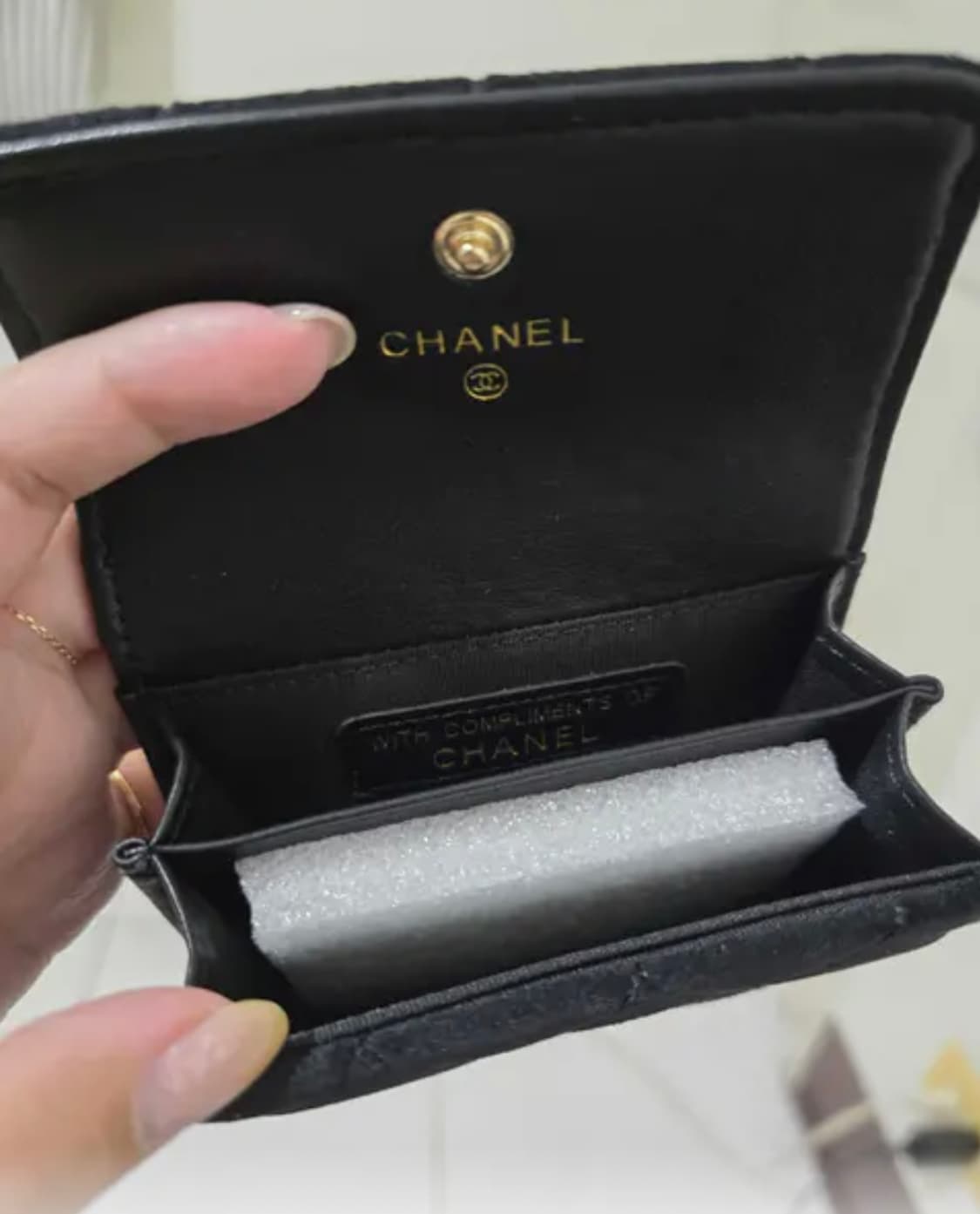 샤넬 뷰티 벨벳 카드지갑 상품이미지4