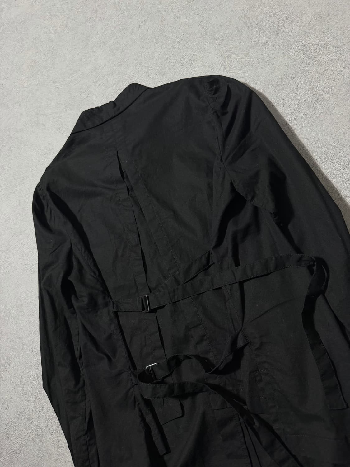 앤 드뮐미스터 백 스트랩 셔츠 상품이미지6