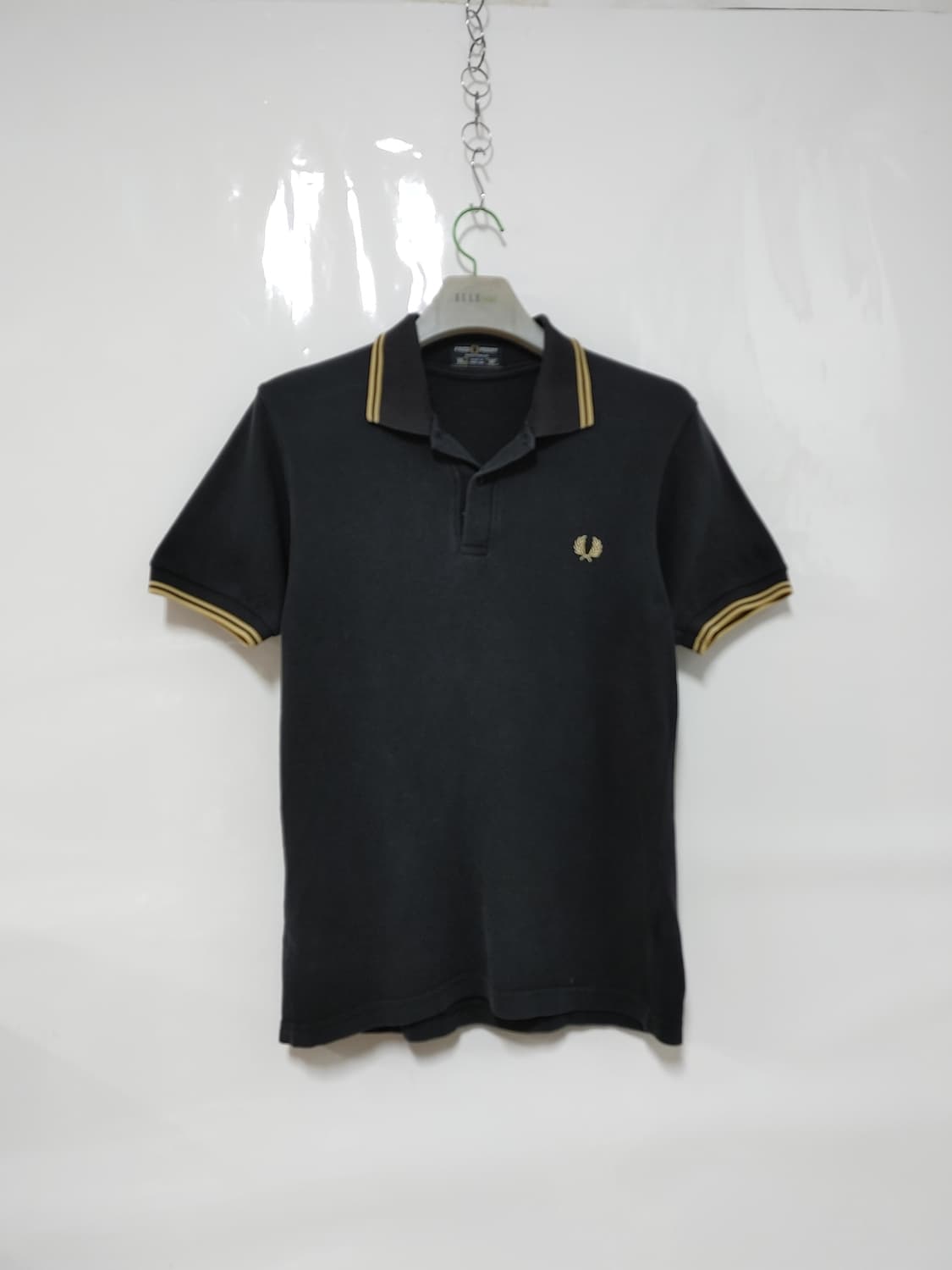 FRED PERRY 프레드페리 골드라인배색 반팔카라티 상품이미지1