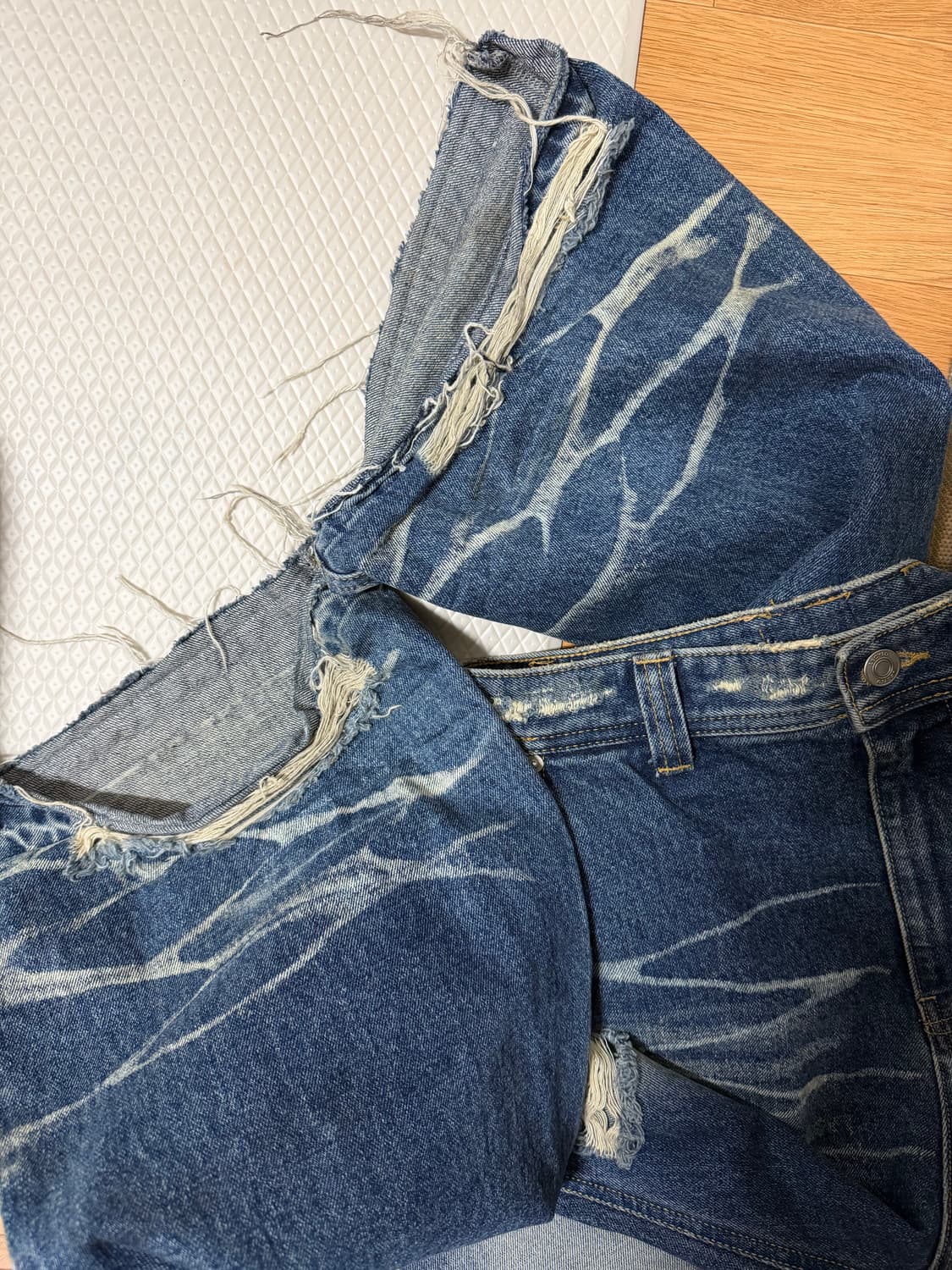 [M] 레씨토 캣 워싱 플레어 데님 팬츠 상품이미지2