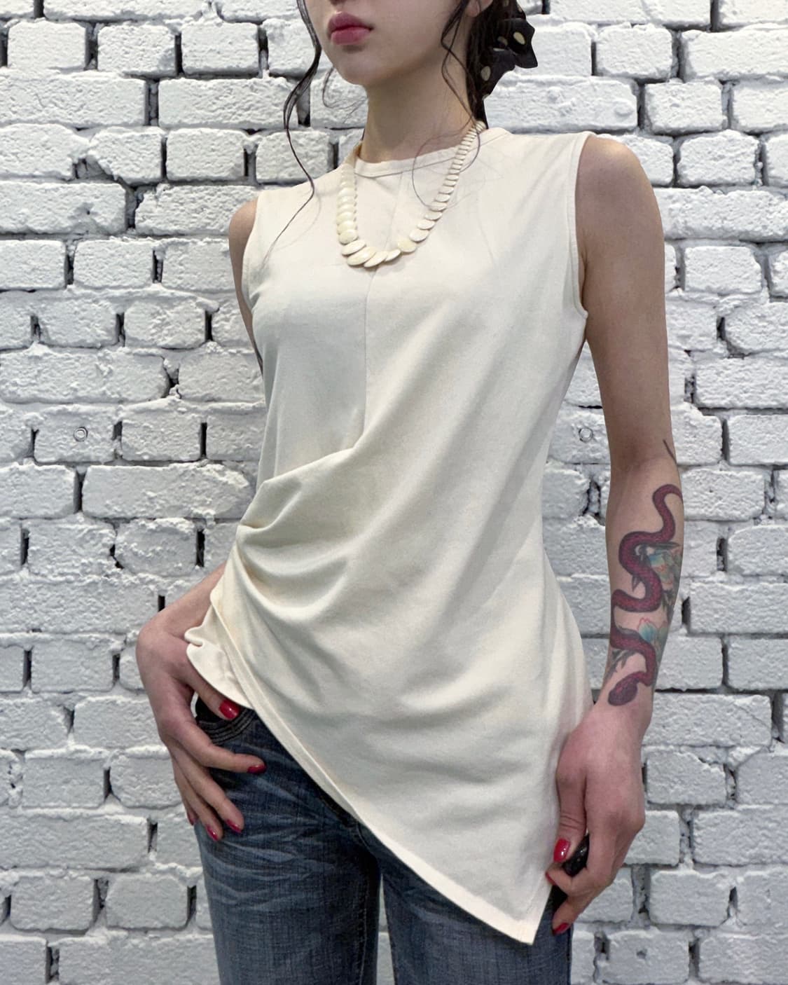 DKNY Asymmetrical Drape Sleeveless Top 상품이미지3