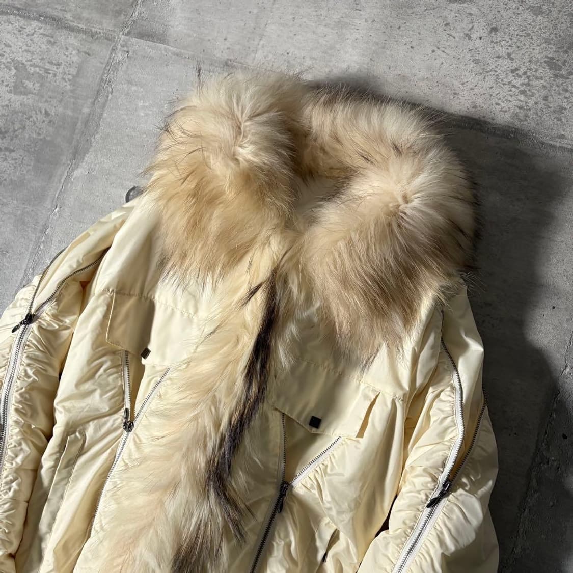 [새상품] SHELVO Y2K 퍼 트리밍 패딩점퍼 상품이미지2