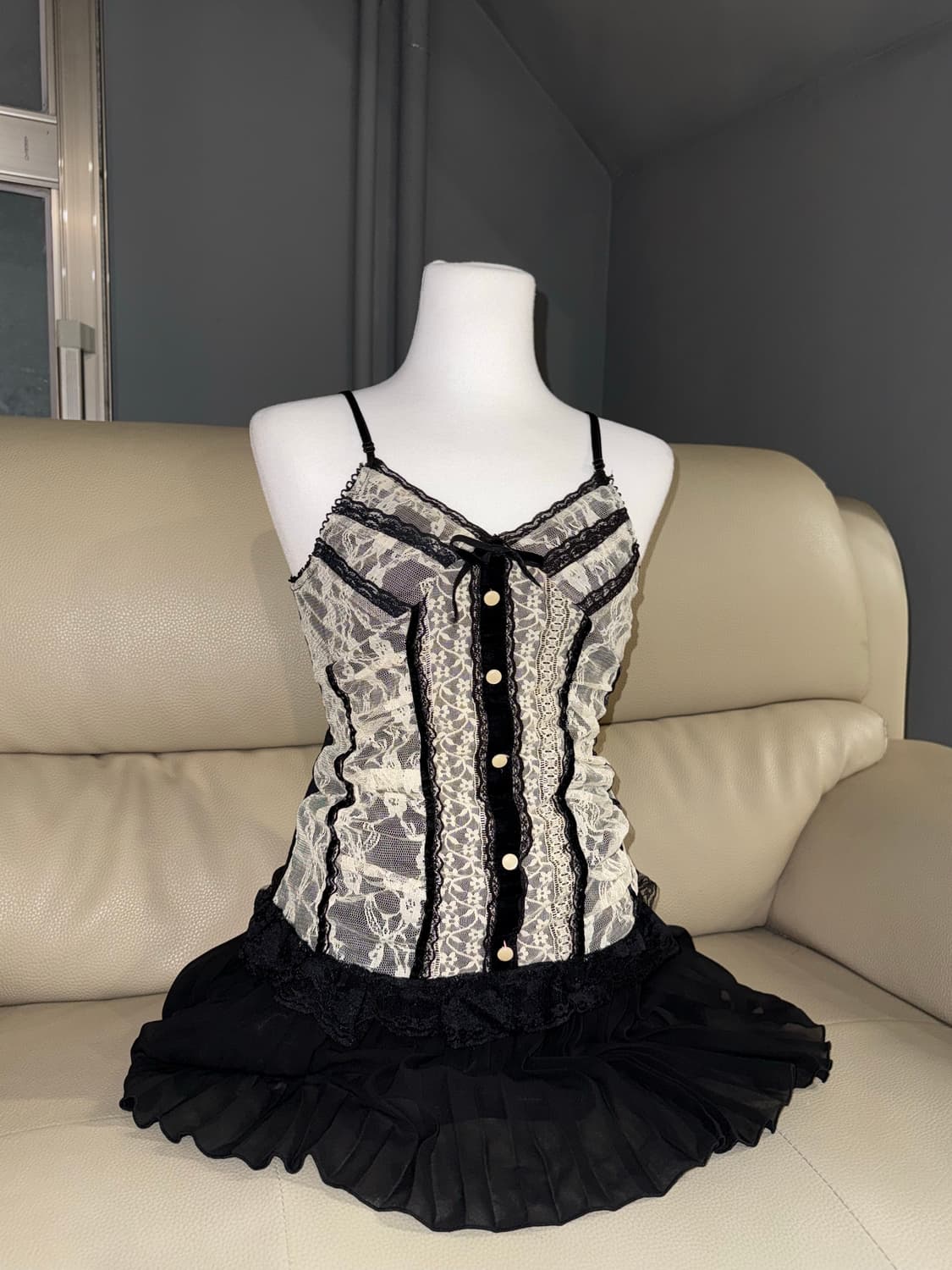 lace detail button-up sleeveless 상품이미지1