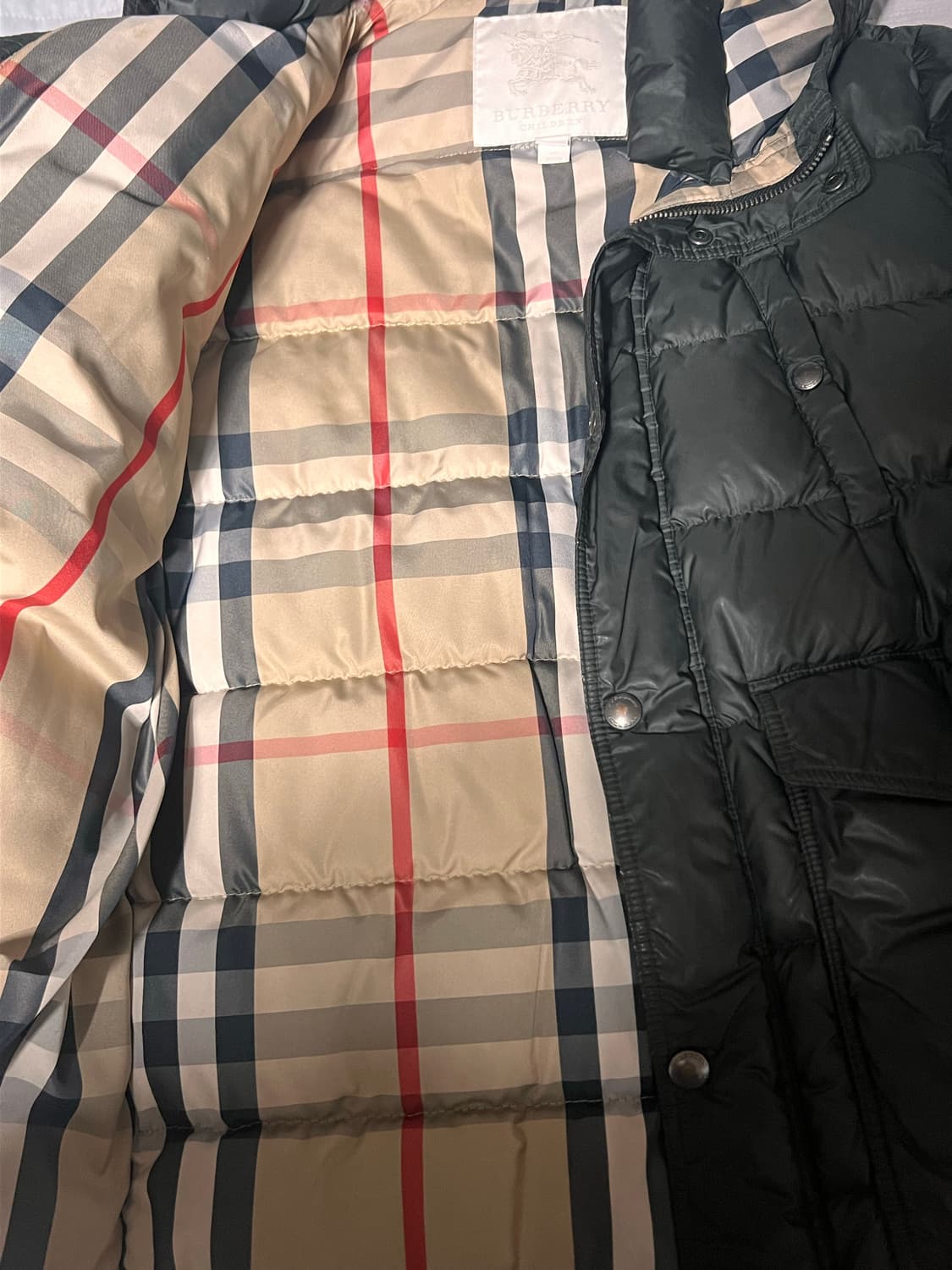 버버리 블랙 패딩 키즈 상품이미지2