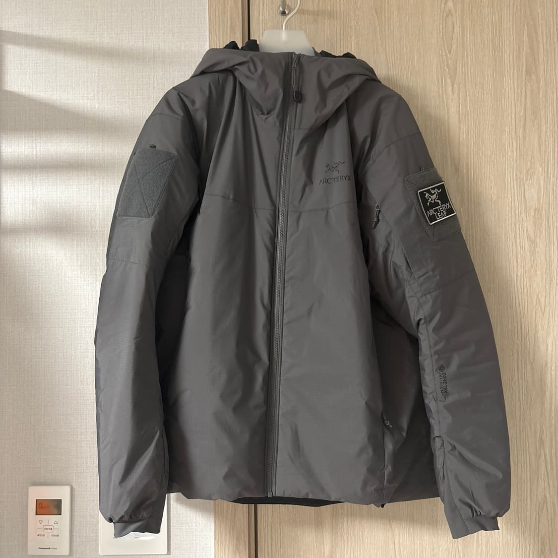 아크테릭스 리프콜드 젠2.1 울프색상 m  패치포함 상품이미지1