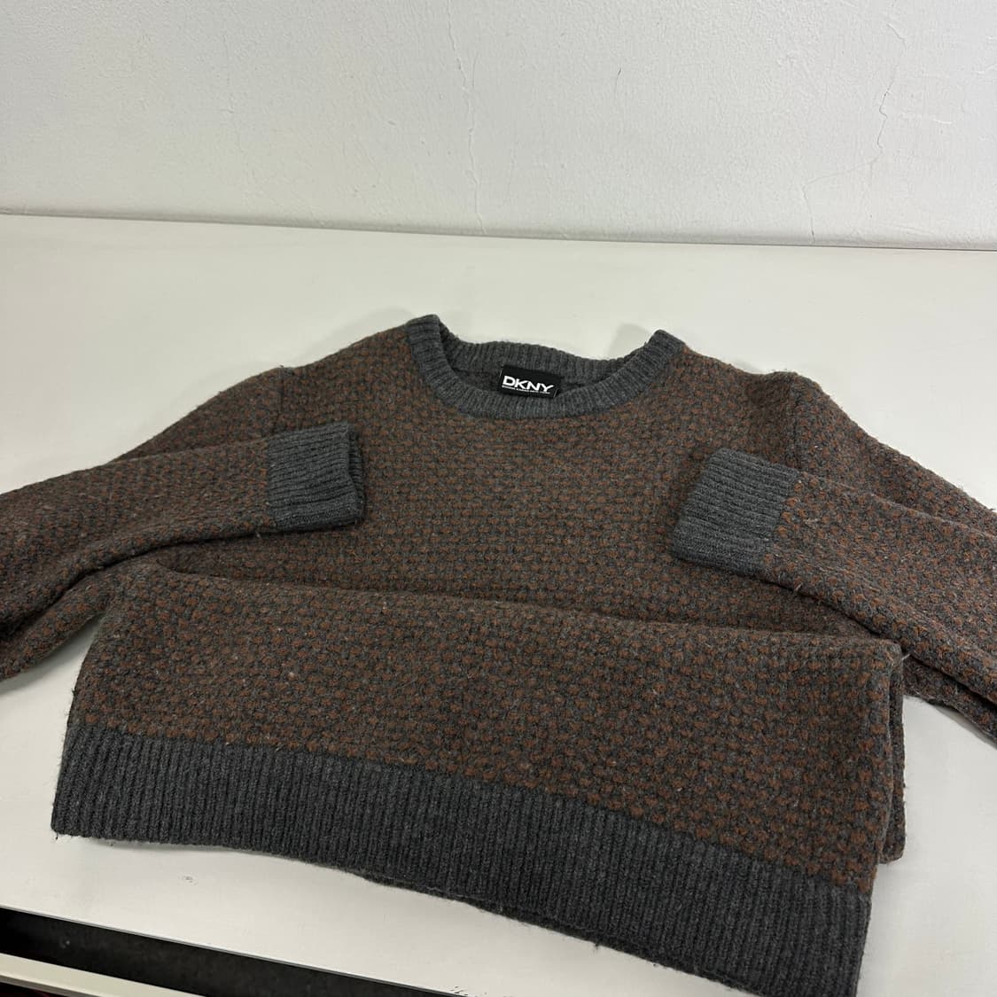 S DKNY 그레이 도트패턴 라운드 니트 상품이미지1