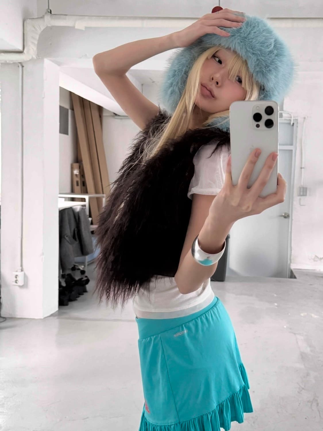 brown furry vest 상품이미지1