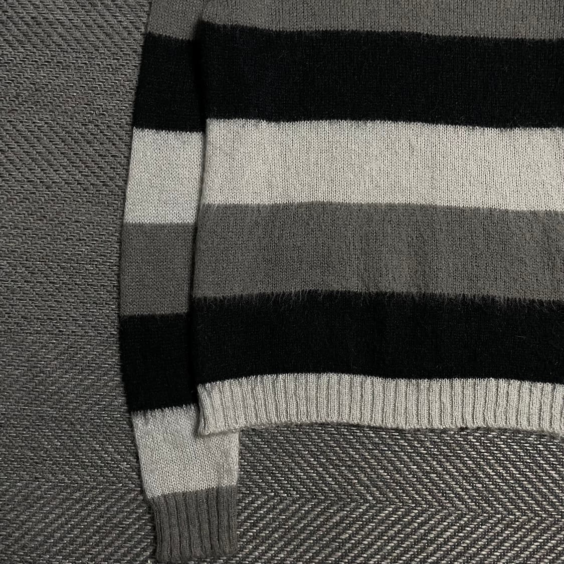 DIESEL 디젤 뱃지로고 스트라이프 모헤어 스웨터 니트y 5377 상품이미지3