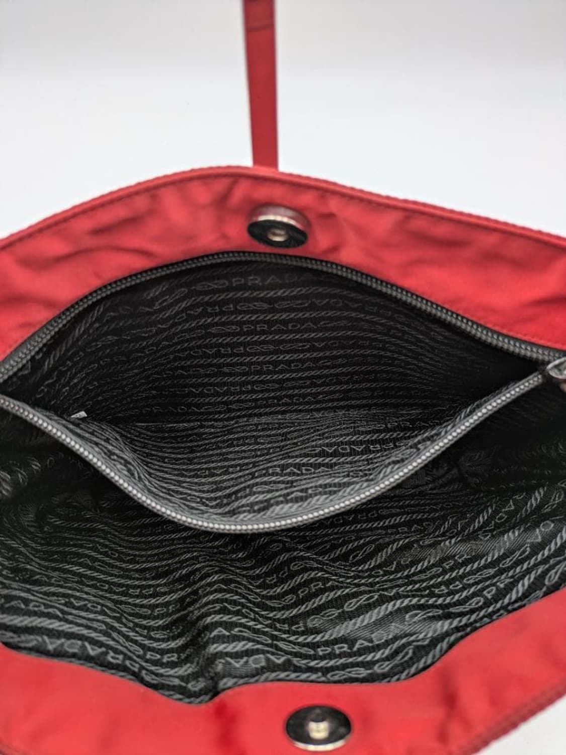 프라다 로고 플레이트 테수트 나일론 토트백 레드 y2k 상품이미지8