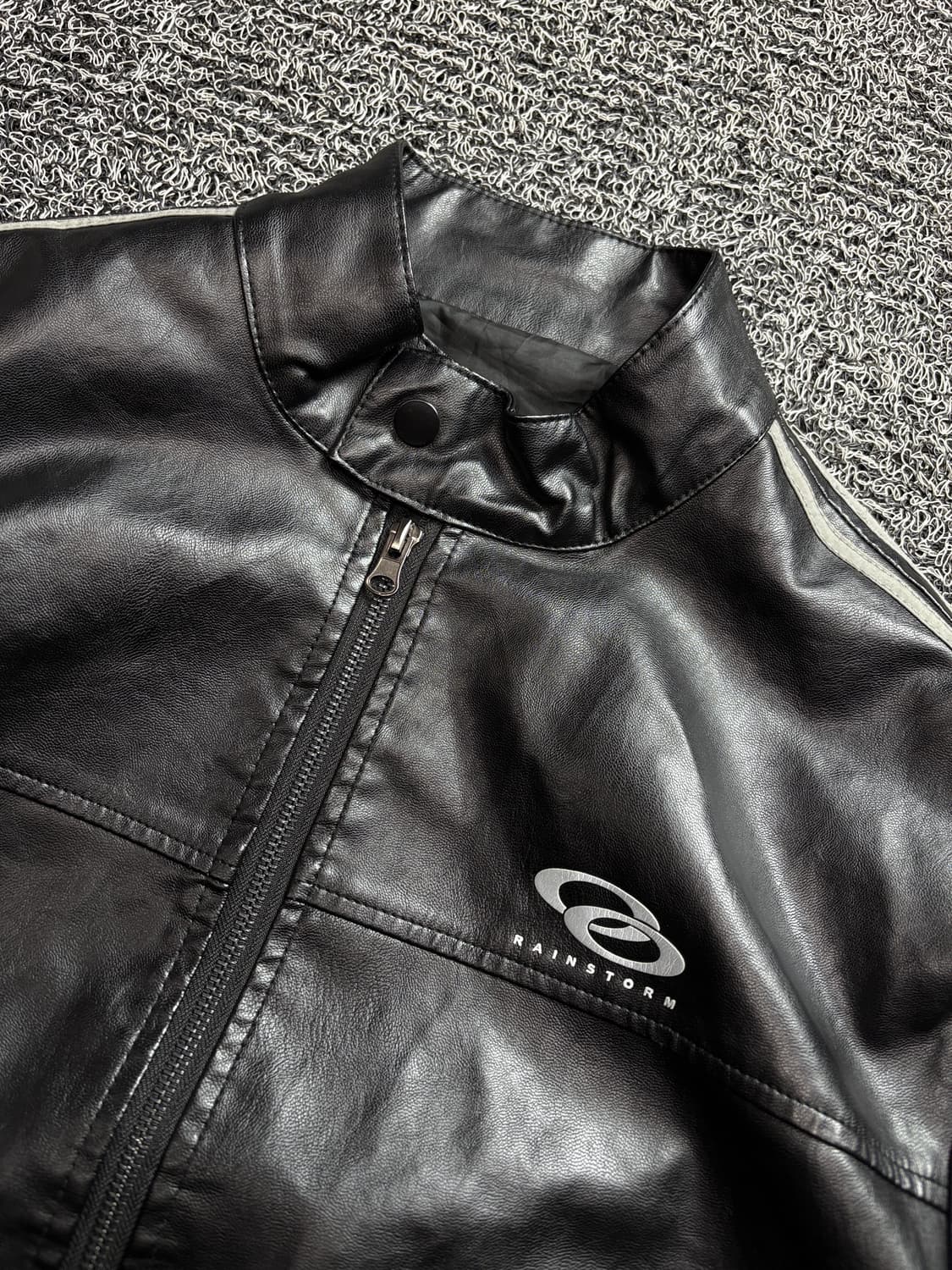 RAINSTORM 사이드라인 비건 레더 봄버 자켓 2250 상품이미지3
