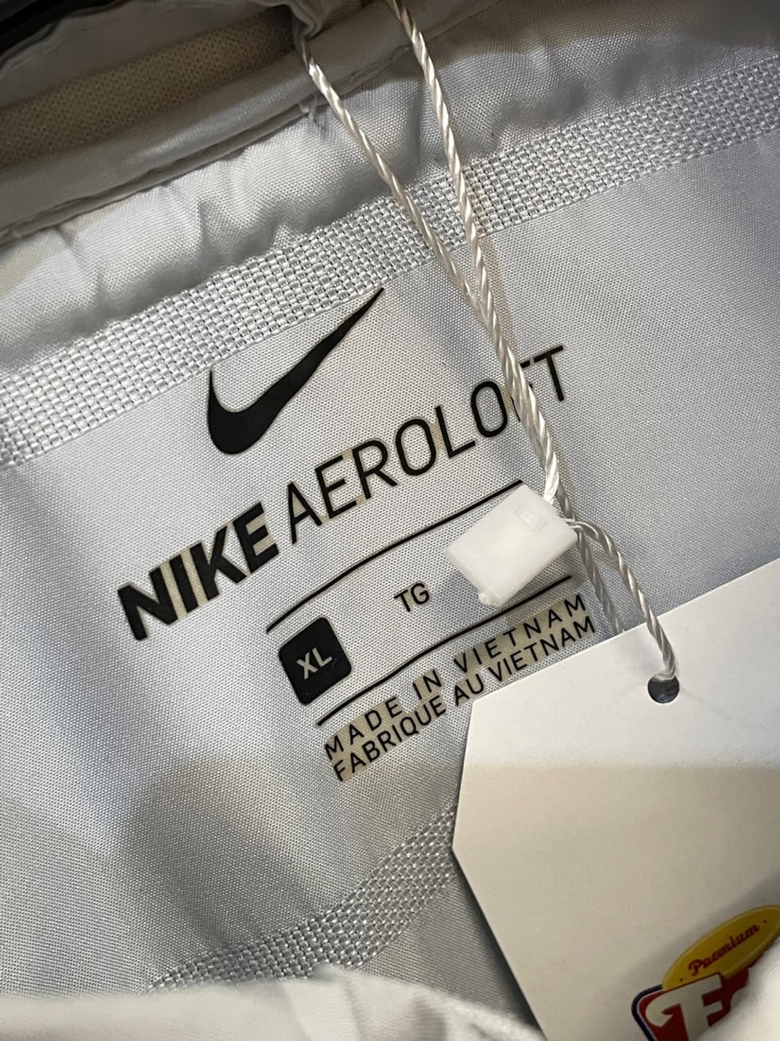 나이키 에어로로프트 베스트  상품이미지4