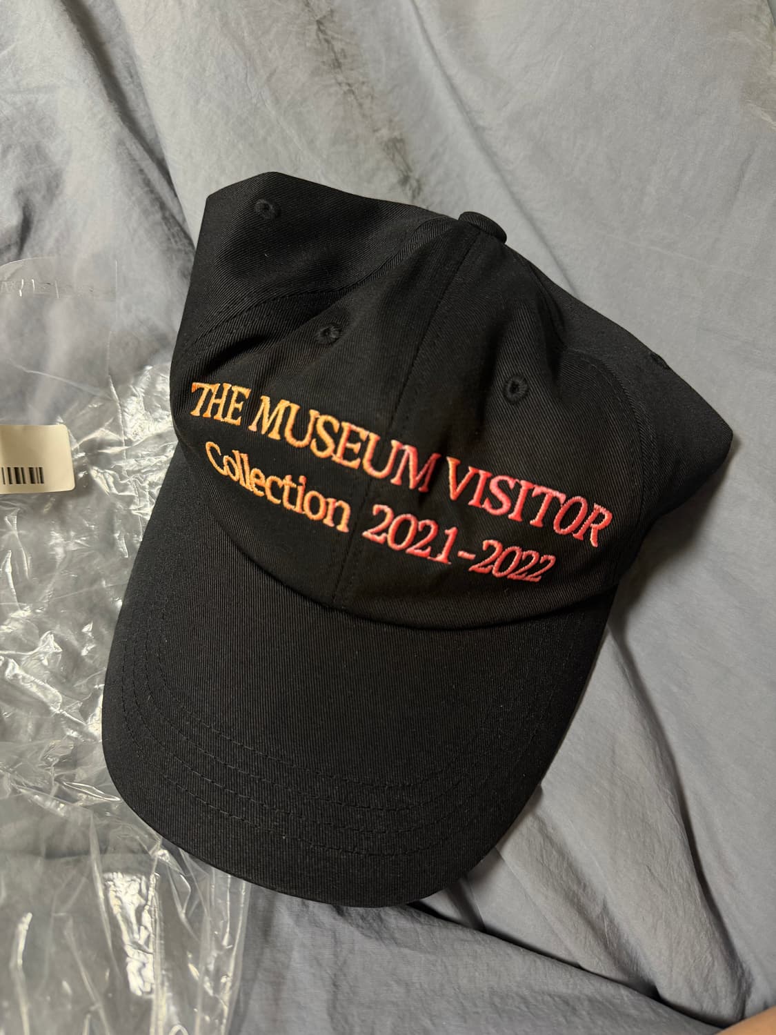 더뮤지엄비지터 캡 상품이미지1