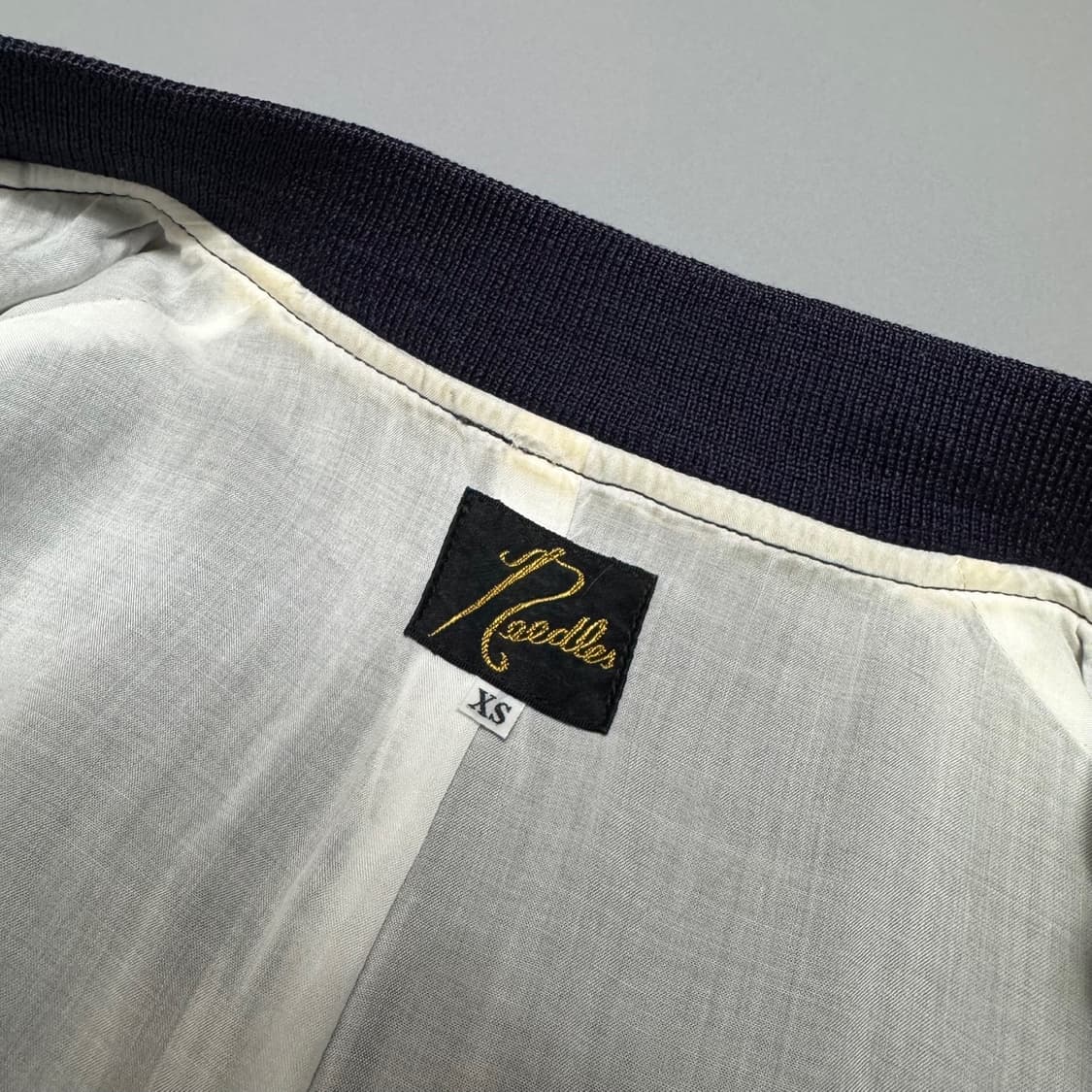 니들스(NEEDLES) 다크퍼플컬러 레이온 혼방 블루종 자켓 상품이미지4