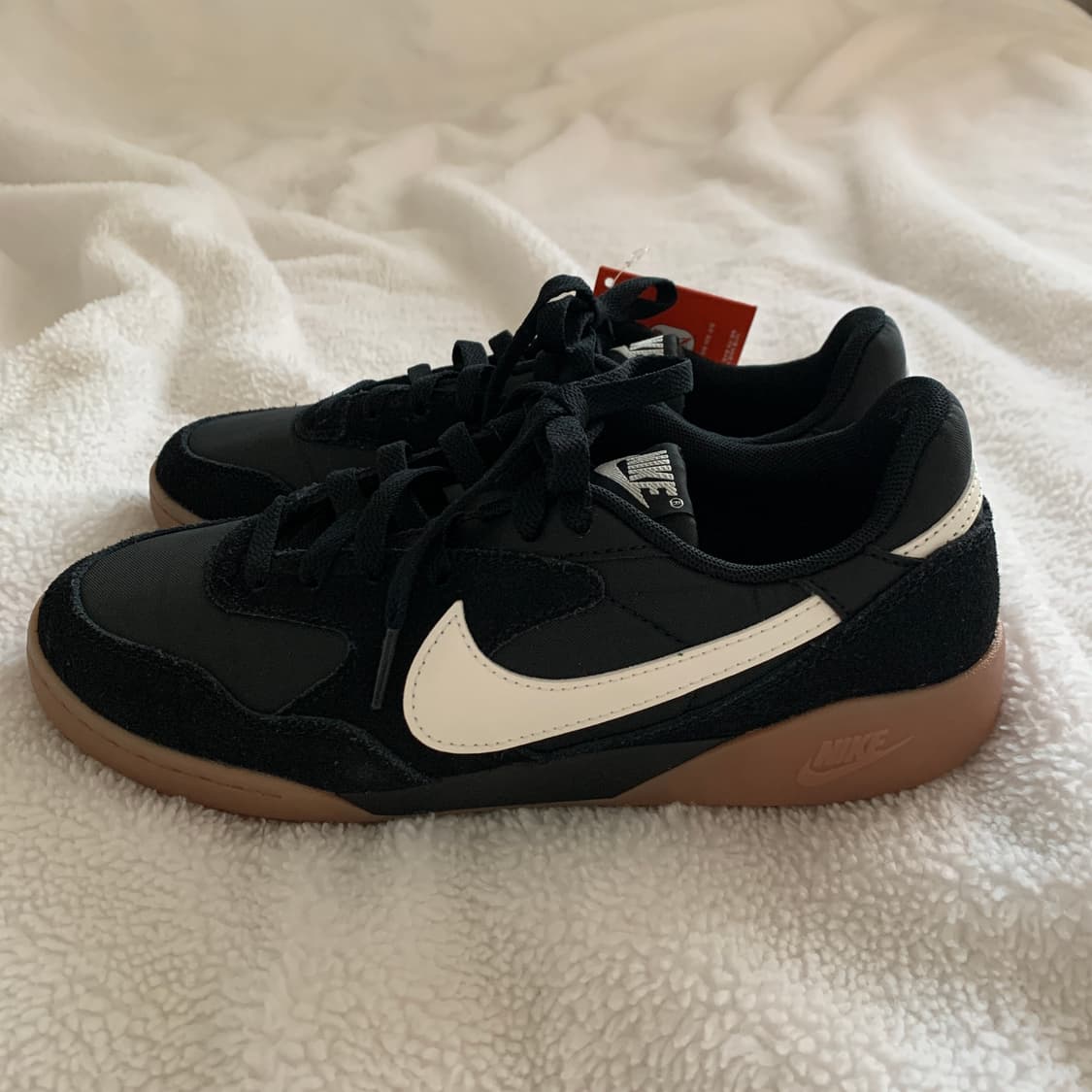 나이키 NIKE 테라 만타 스웨이드 블랙 스니커즈 (새상품) 상품이미지2