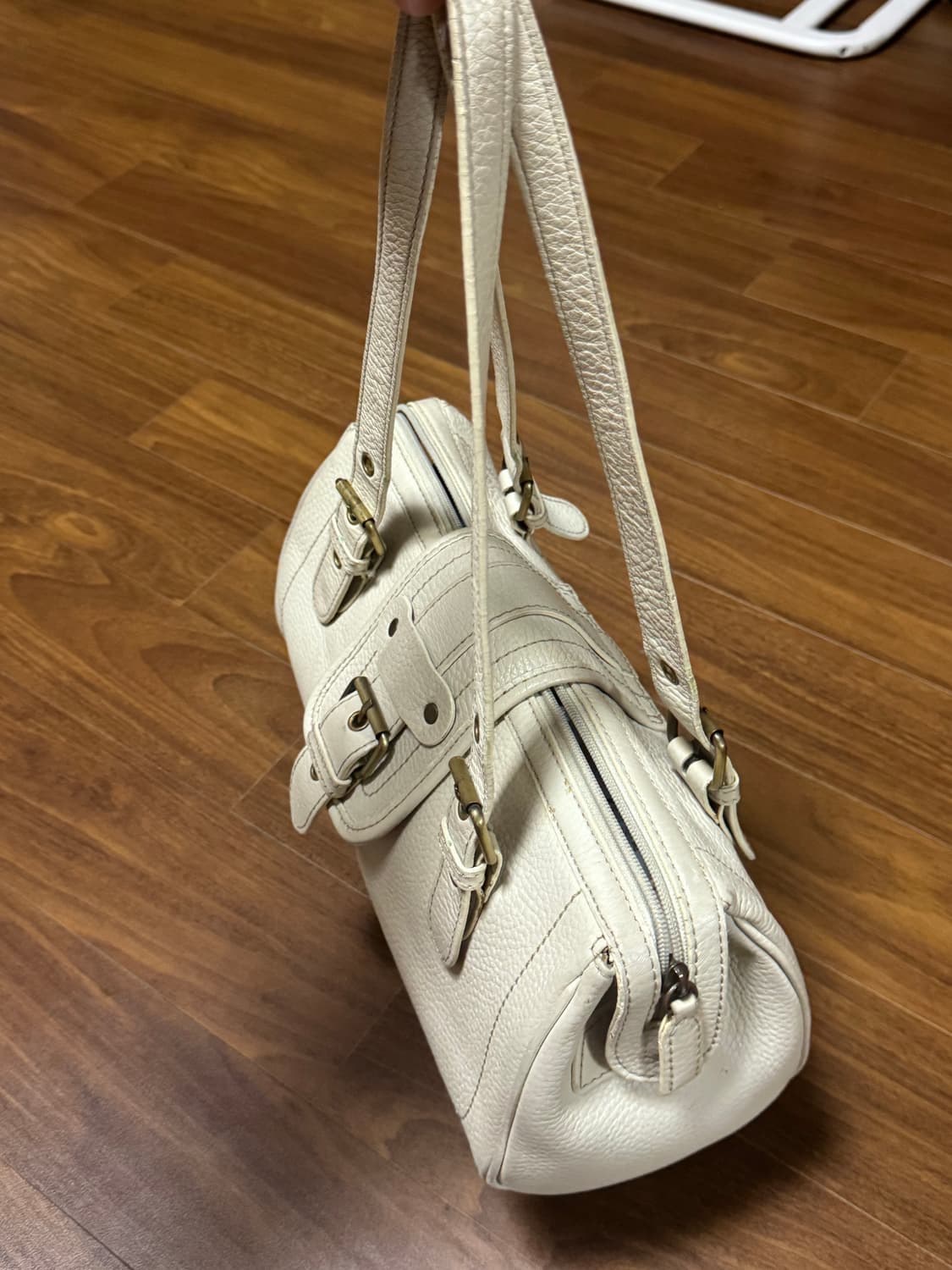 앤클라인 아이보리 버클 숄더백 상품이미지2