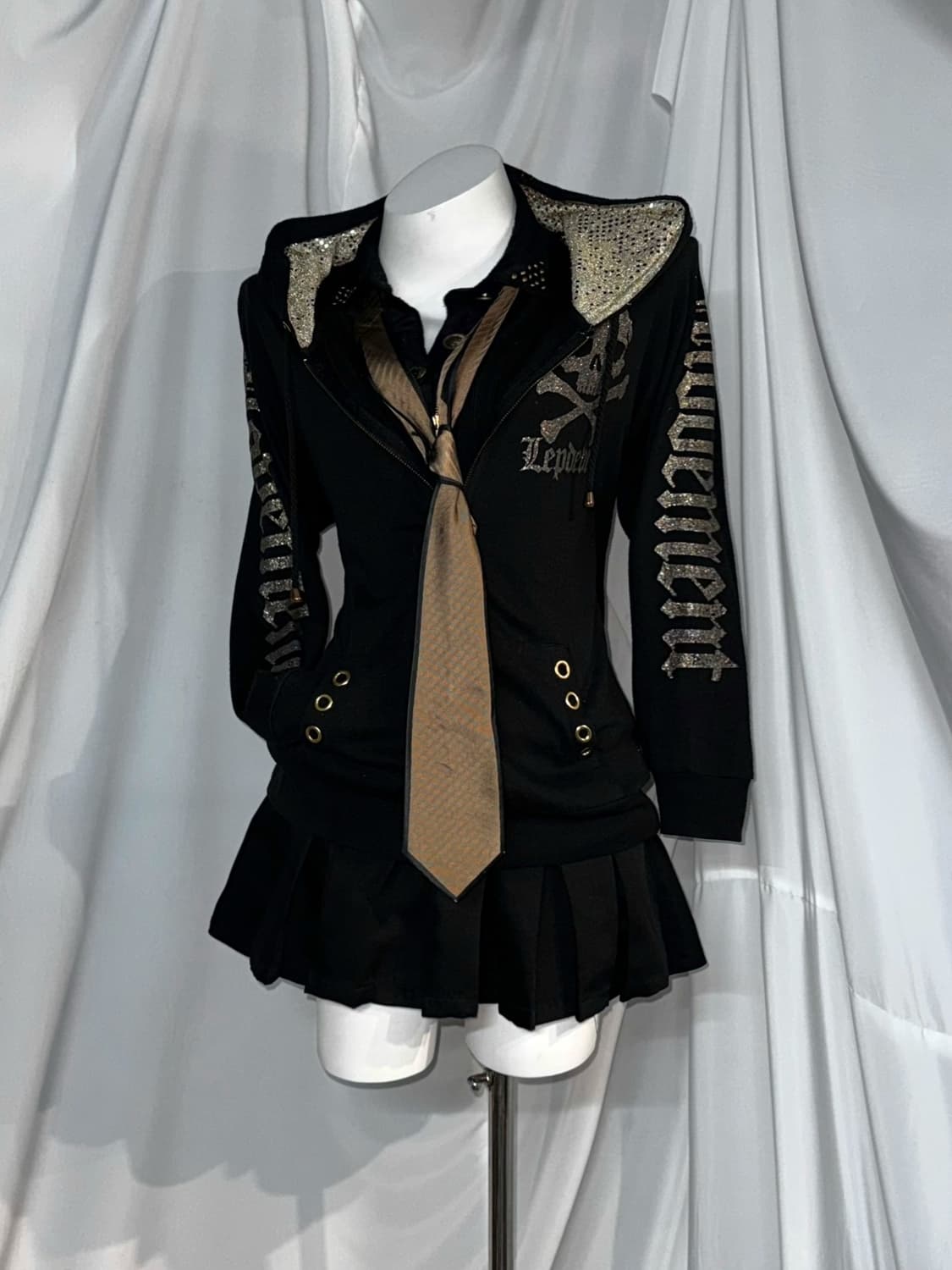 Dig Deep 디그딥 골드 글리터 프린팅 데일리펑크 해골 코디세트  상품이미지7