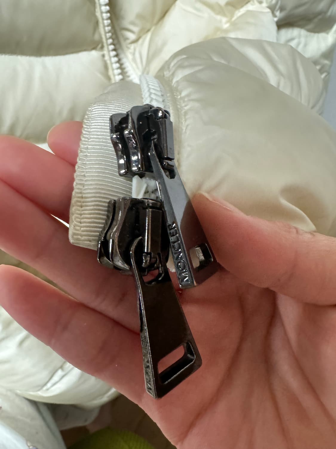 몽클레어 여성 00사이즈 패딩 상품이미지3