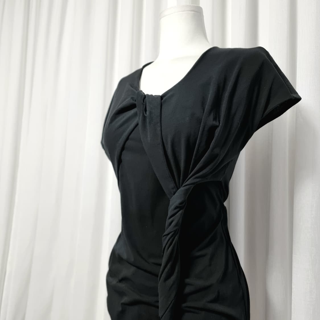 헬무트랭 드레이프꼬임 셔링 스판 언발란스 원피스 (55) 상태최상 상품이미지7