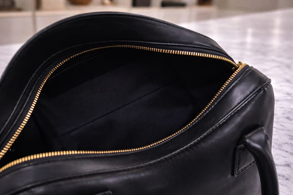 [A급] 버버리 레더 큐브백 판매합니다!!! 상품이미지3