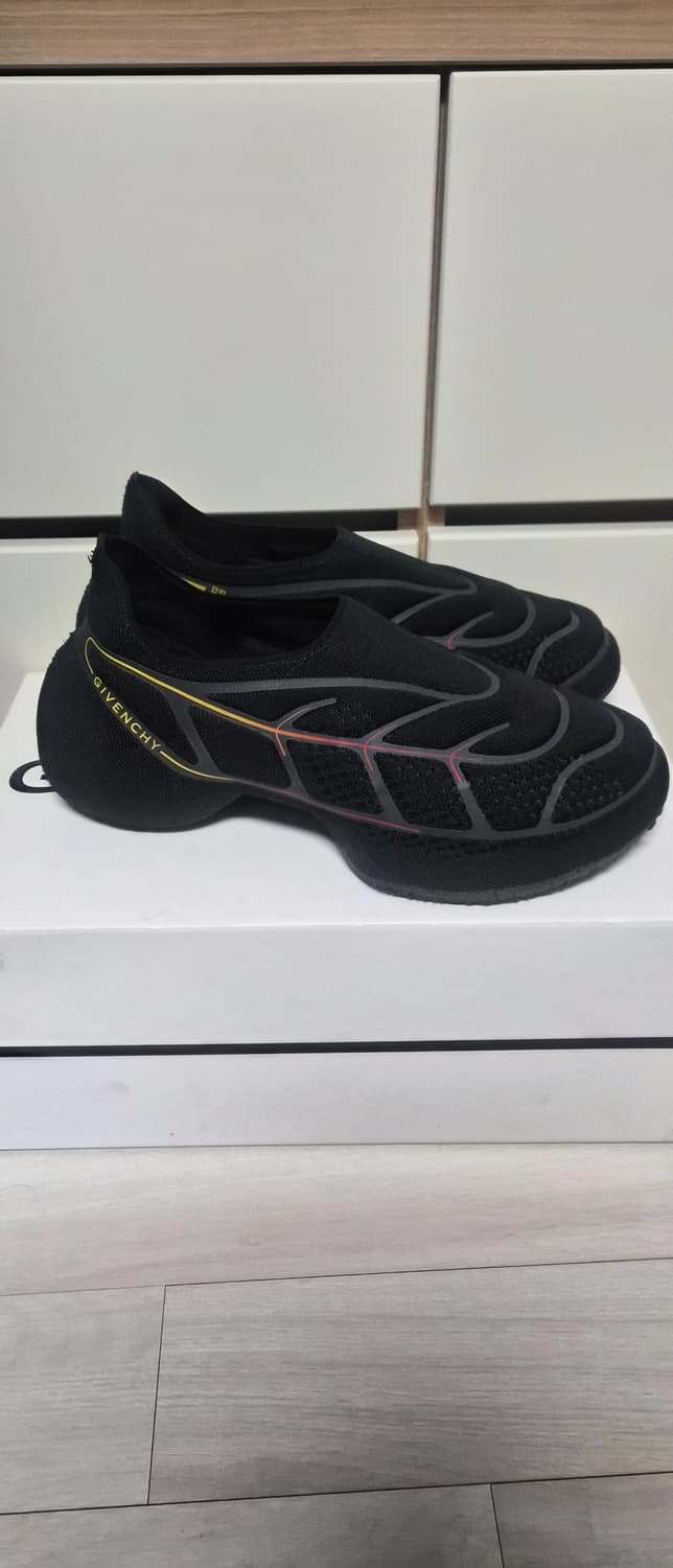 지방시 TK 360 블랙 스니커즈 상품이미지2