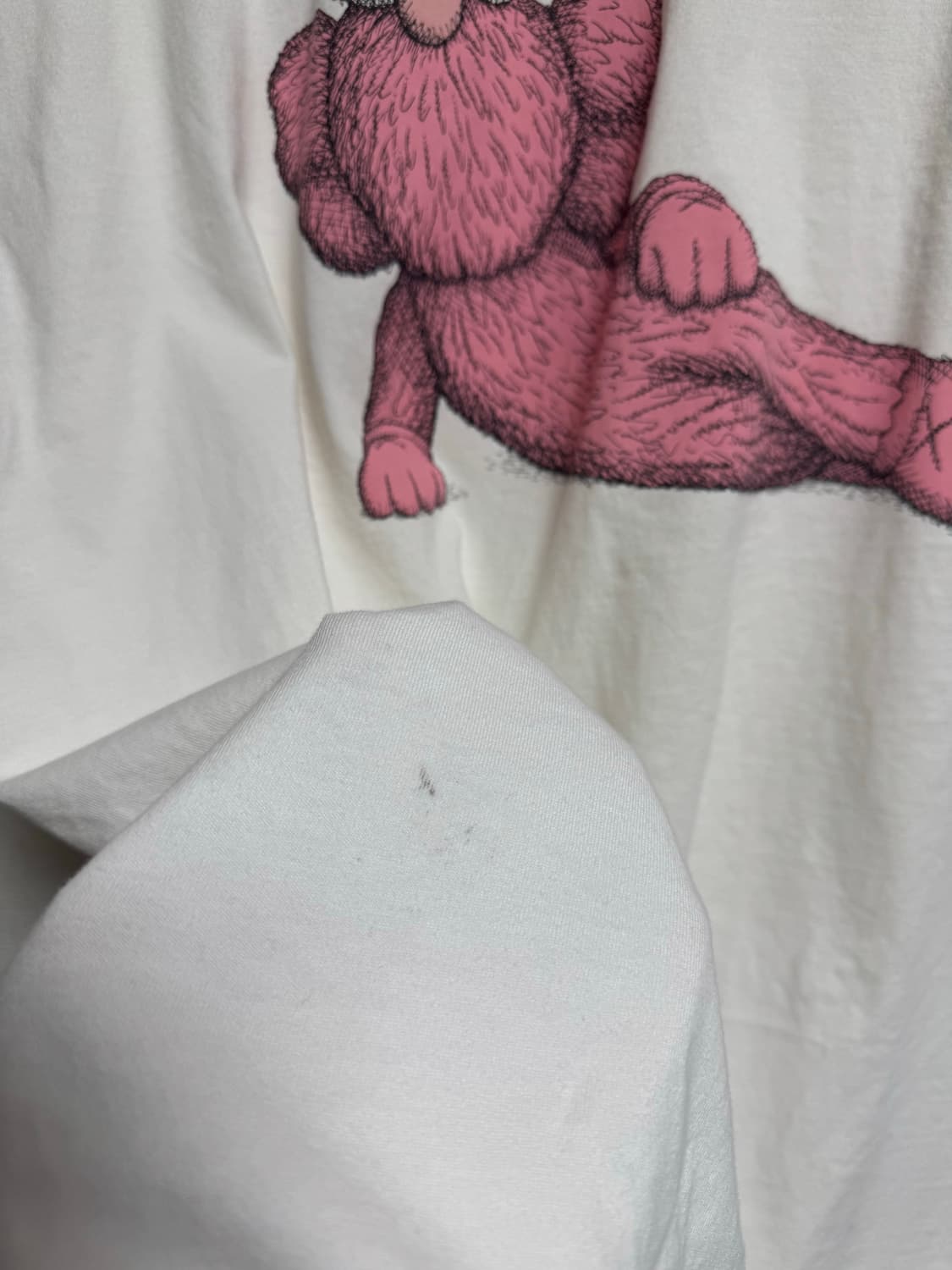 Uniqlo UT x KAWS "Pink BFF" Tee 상품이미지5