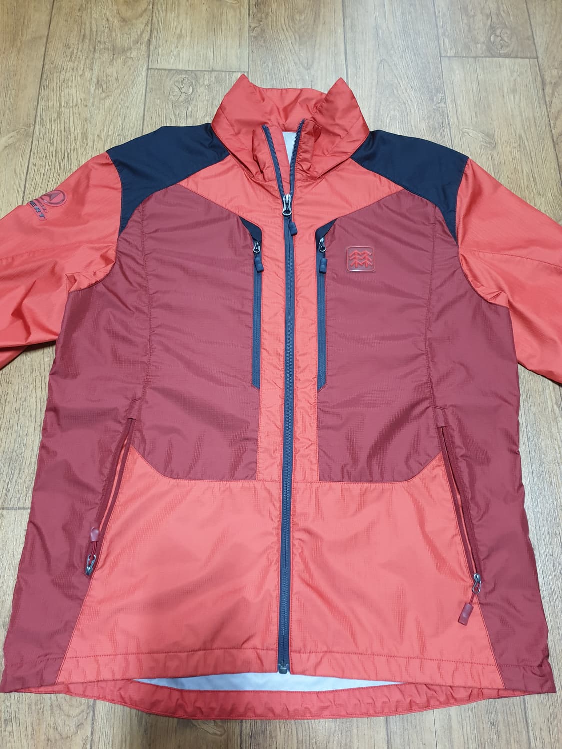 1054 코오롱 아웃도어 바람막이 105 사이즈입니다 상품이미지1