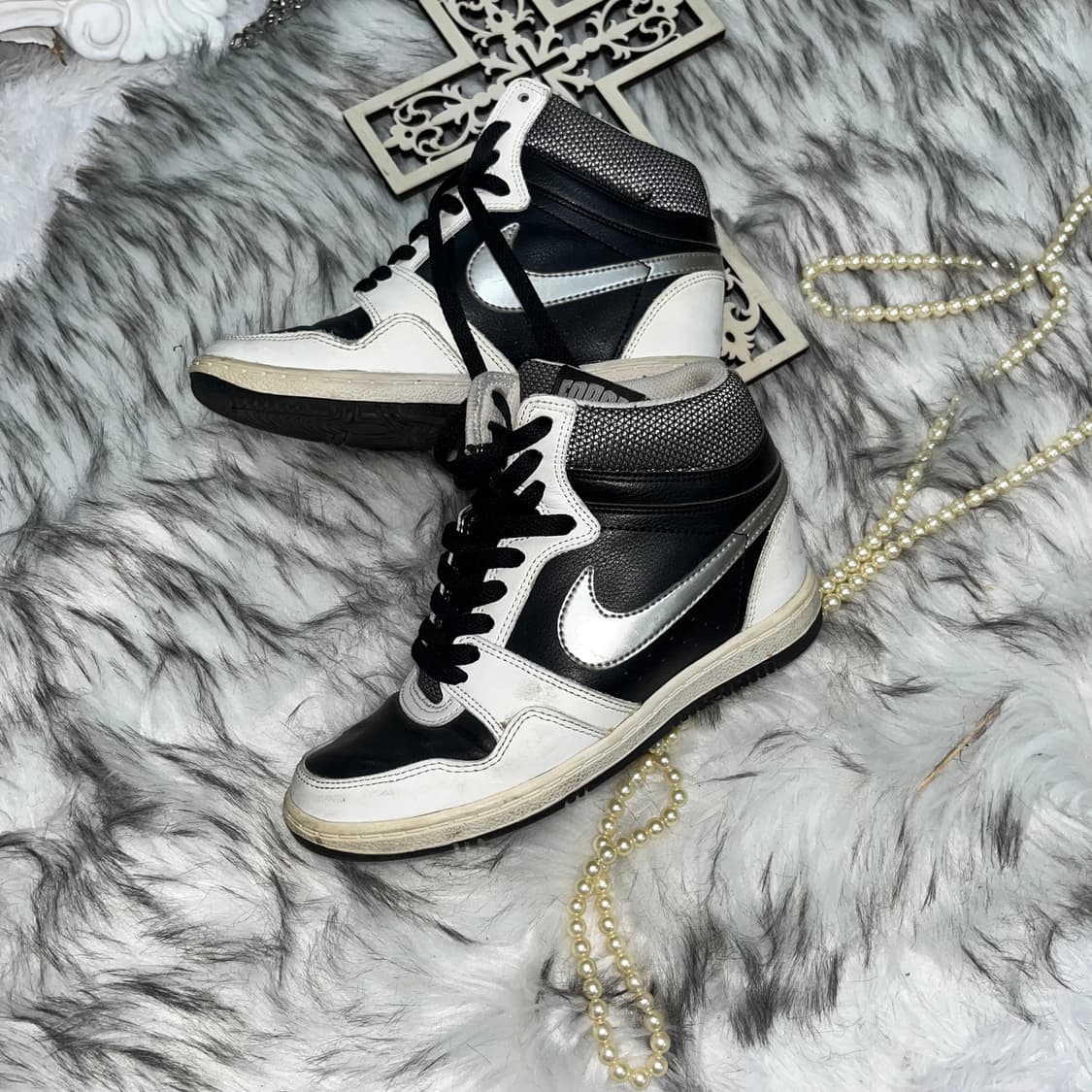 나이키 웨지힐 스니커즈 상품이미지1