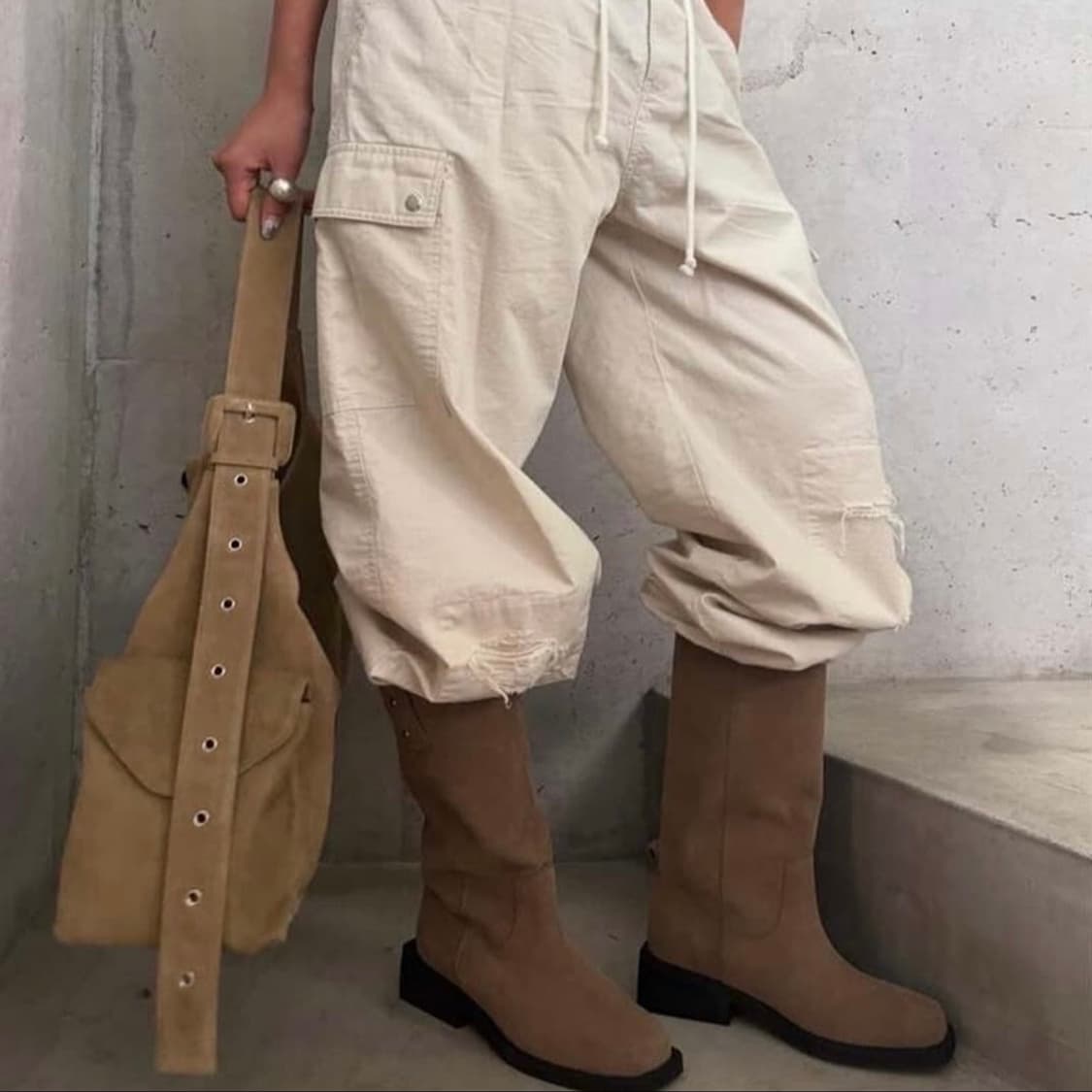 DEINET natural suede biker boots_beige 상품이미지1