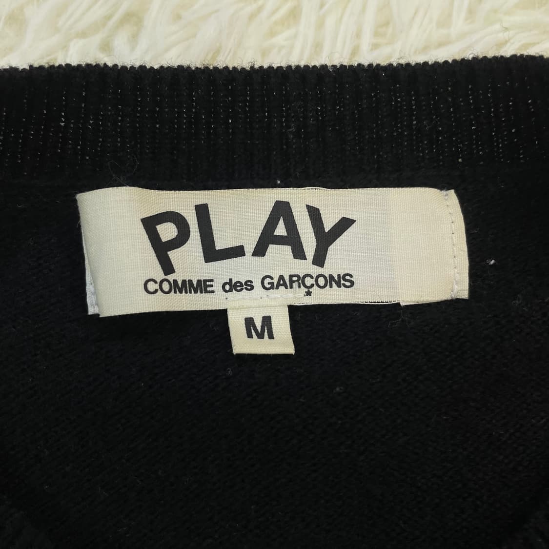 꼼데가르송 더블 하트 와펜 라운드 가디건 니트 블랙 상품이미지4