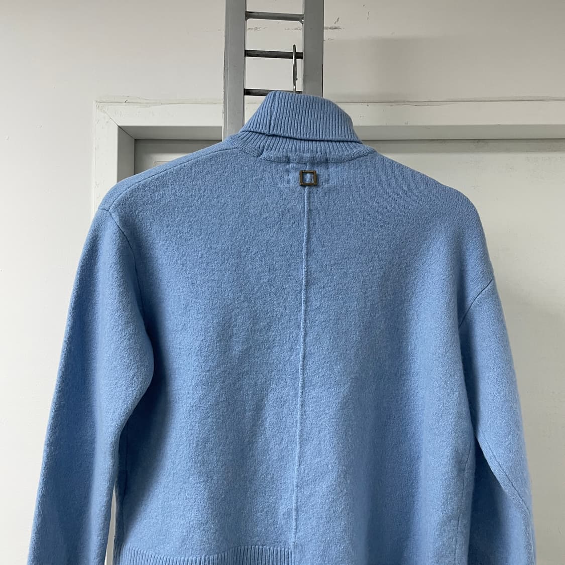 우영미 목폴라 니트 블루 44(W) 상품이미지2